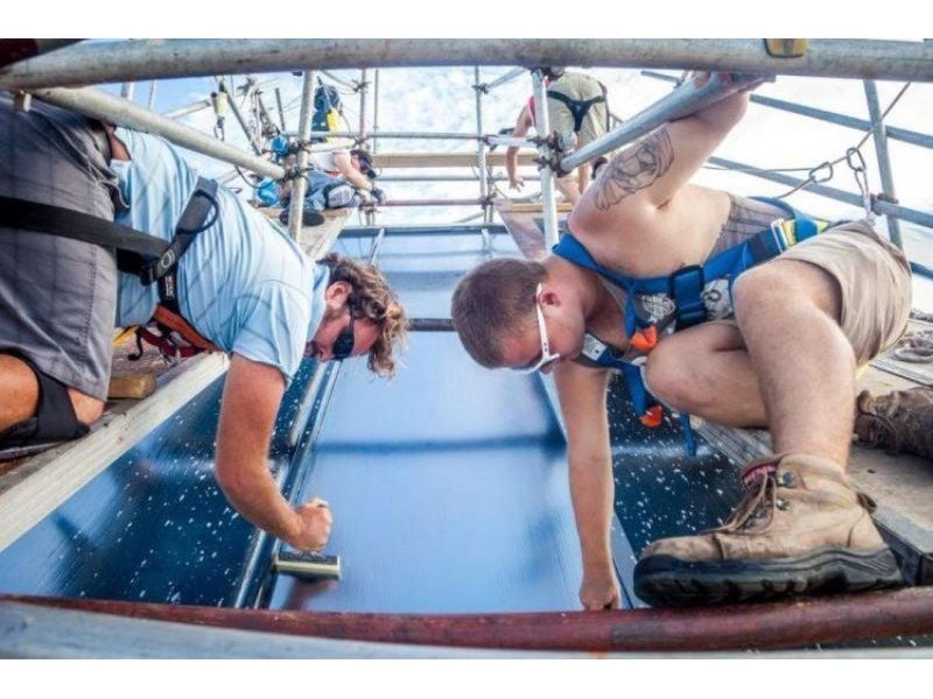 Glass Scratch Removalists - 653457 1