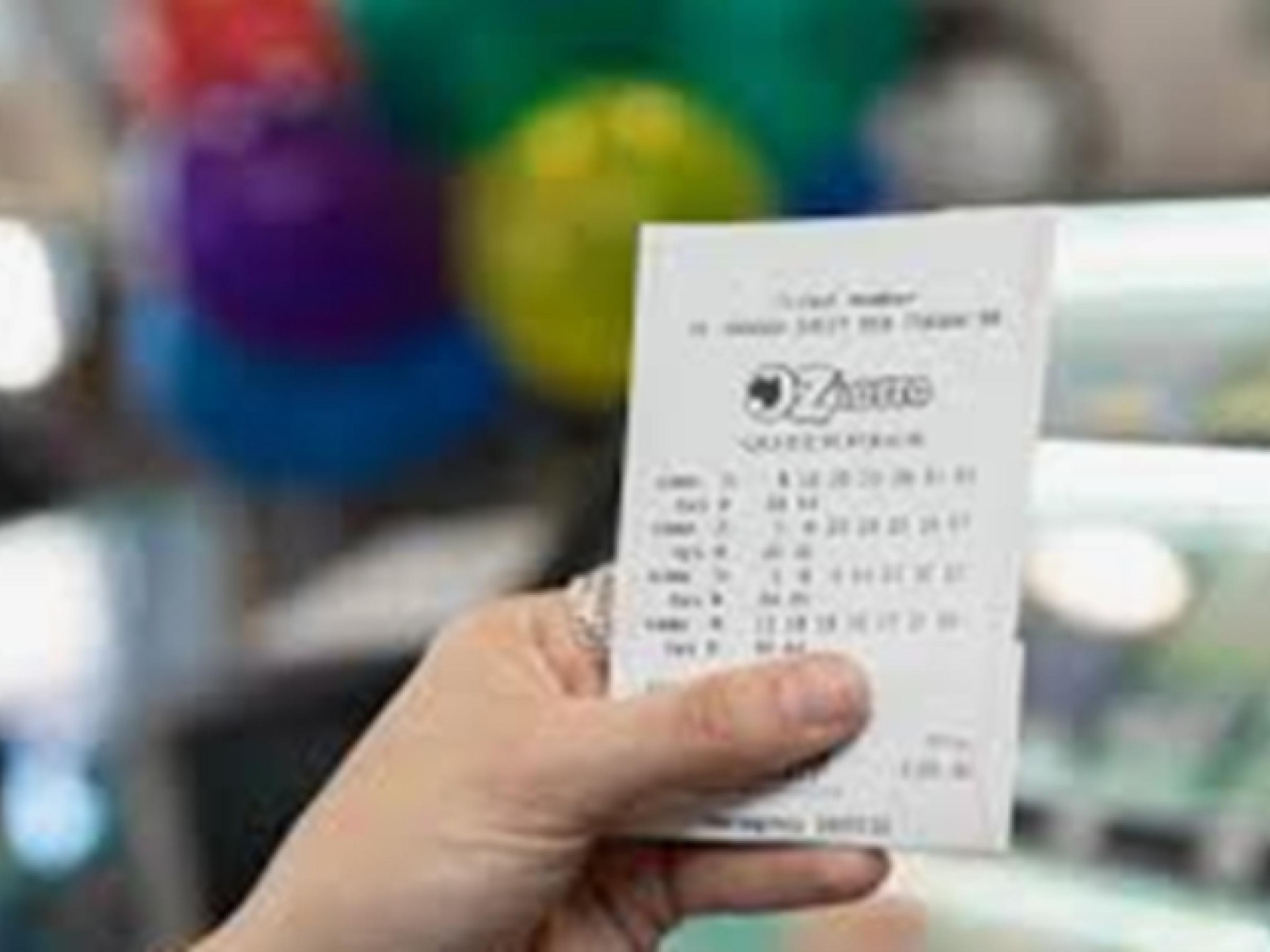 Supermarket/newsagency Northern End Of 653508 2