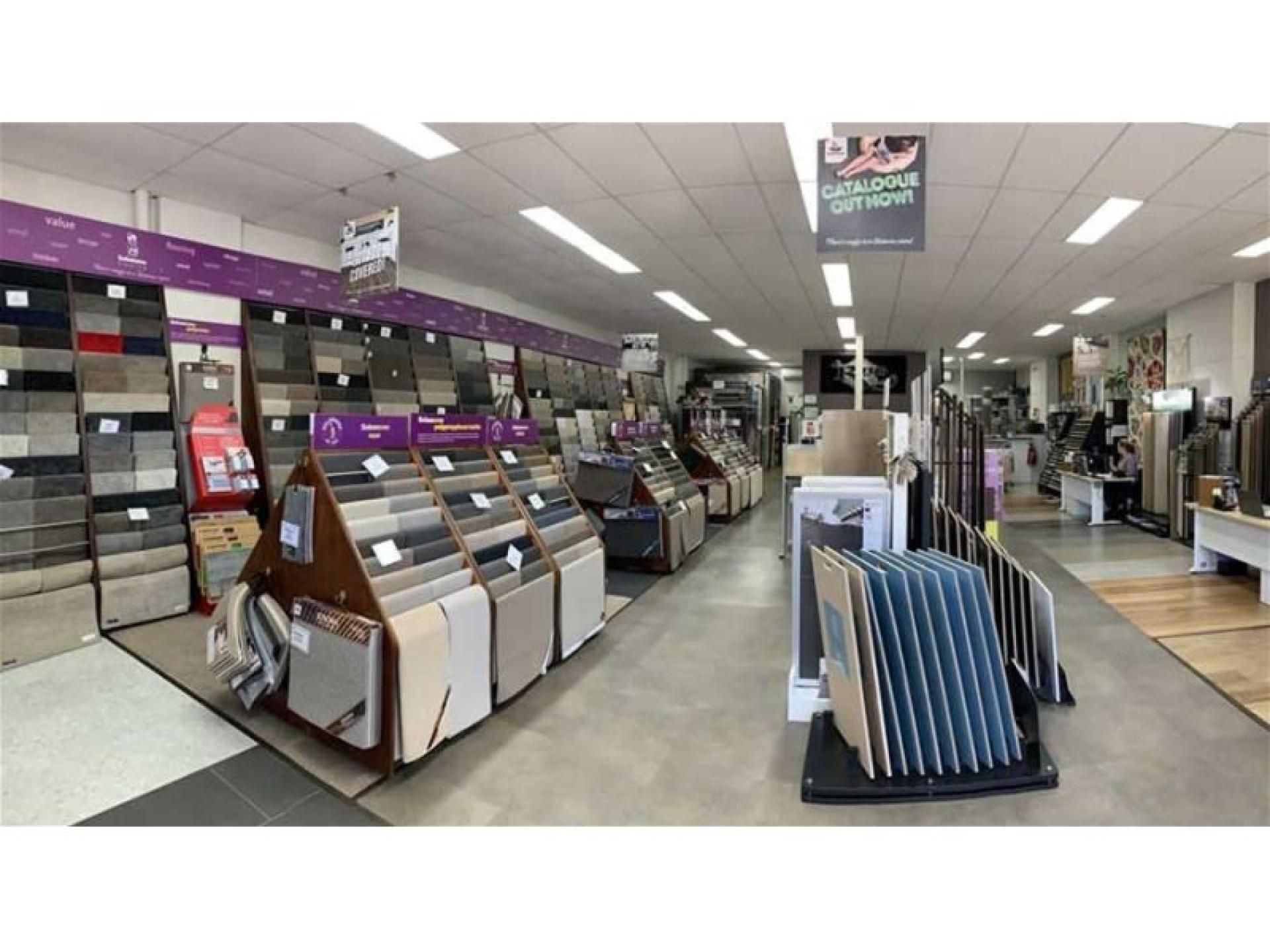 Flooring And Window Furnishings 653944 1