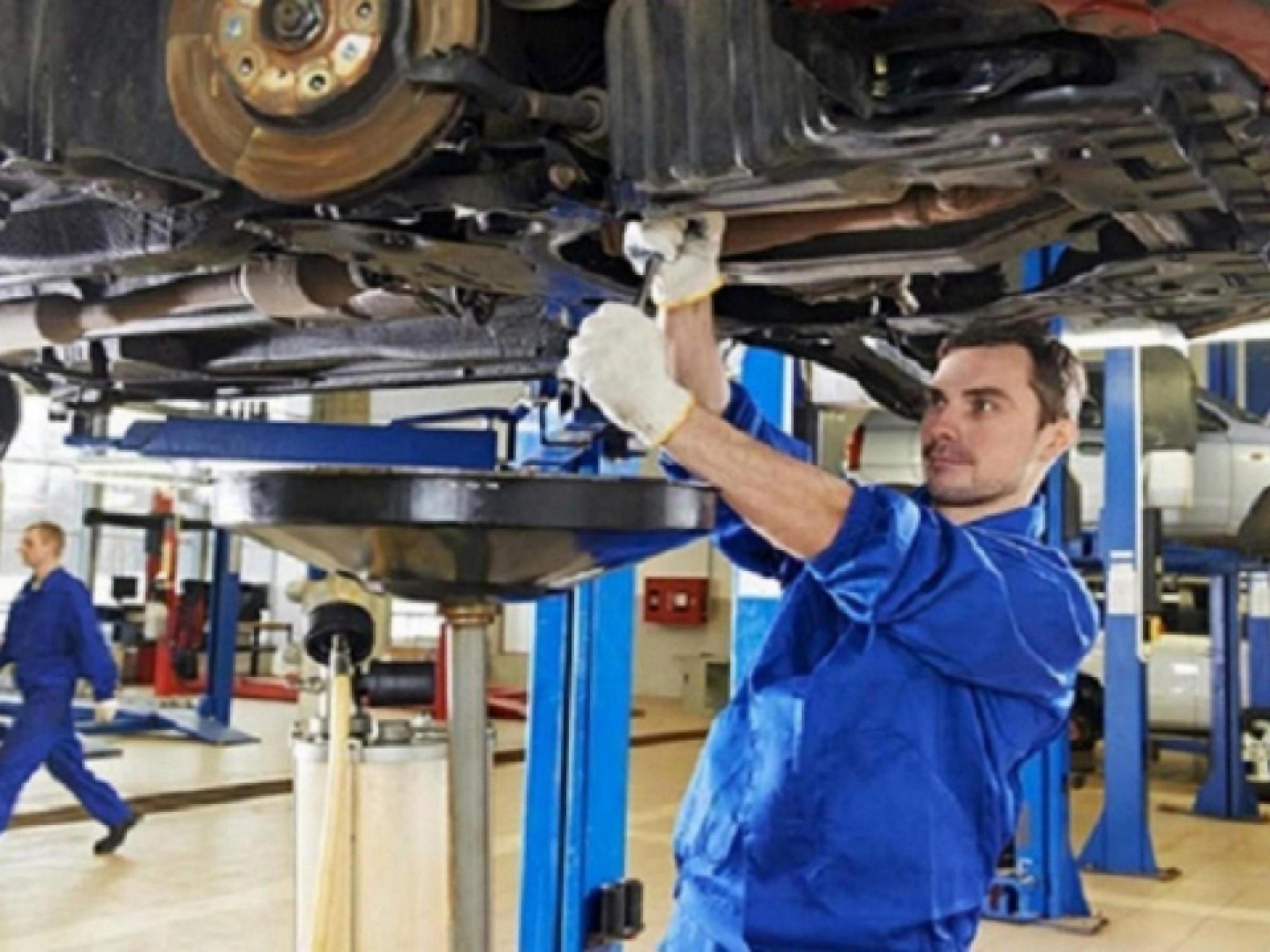 Automotive Mechanic Workshop And 654268 2
