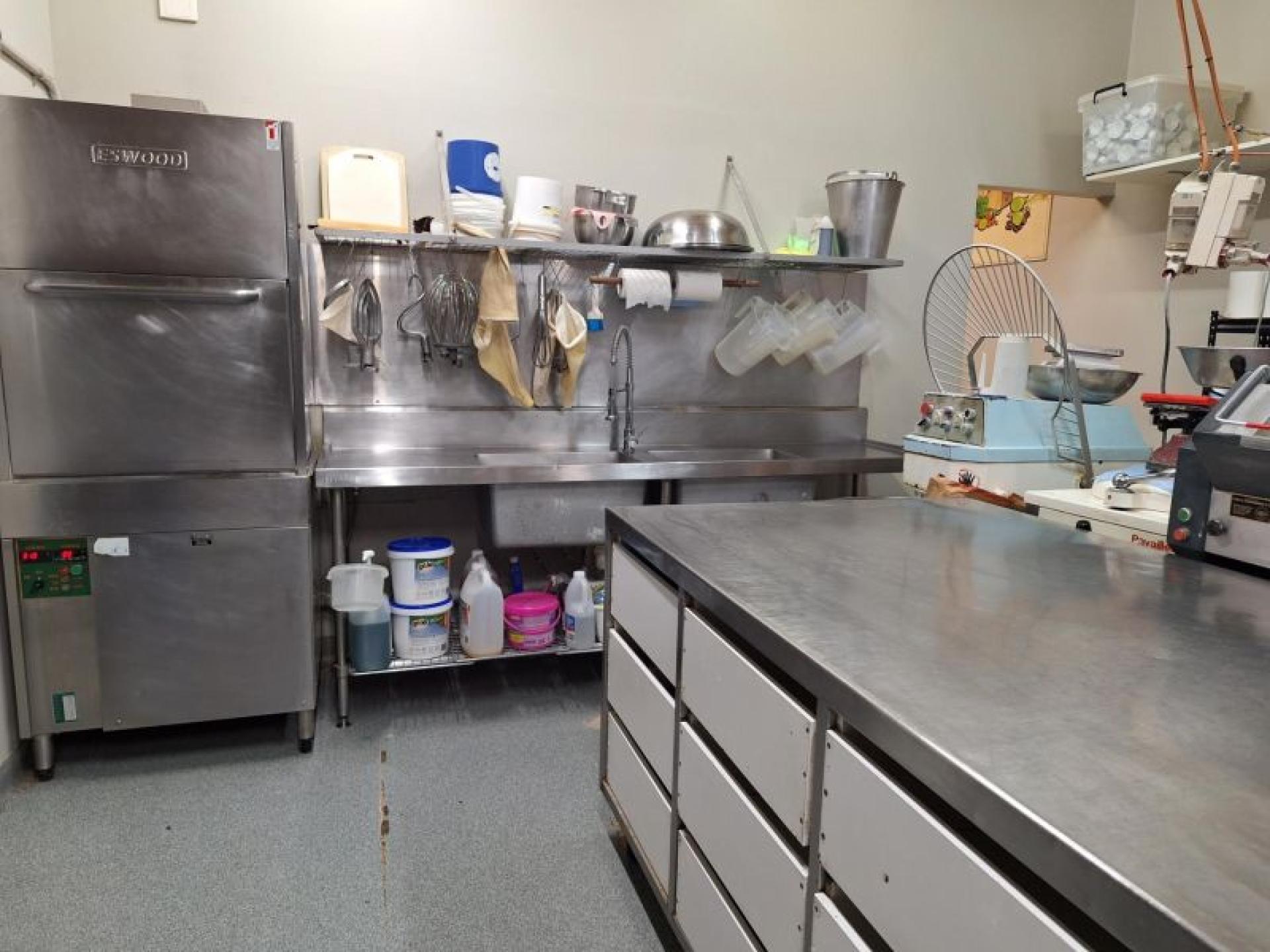 Popular Bakery In Busy 654590 3
