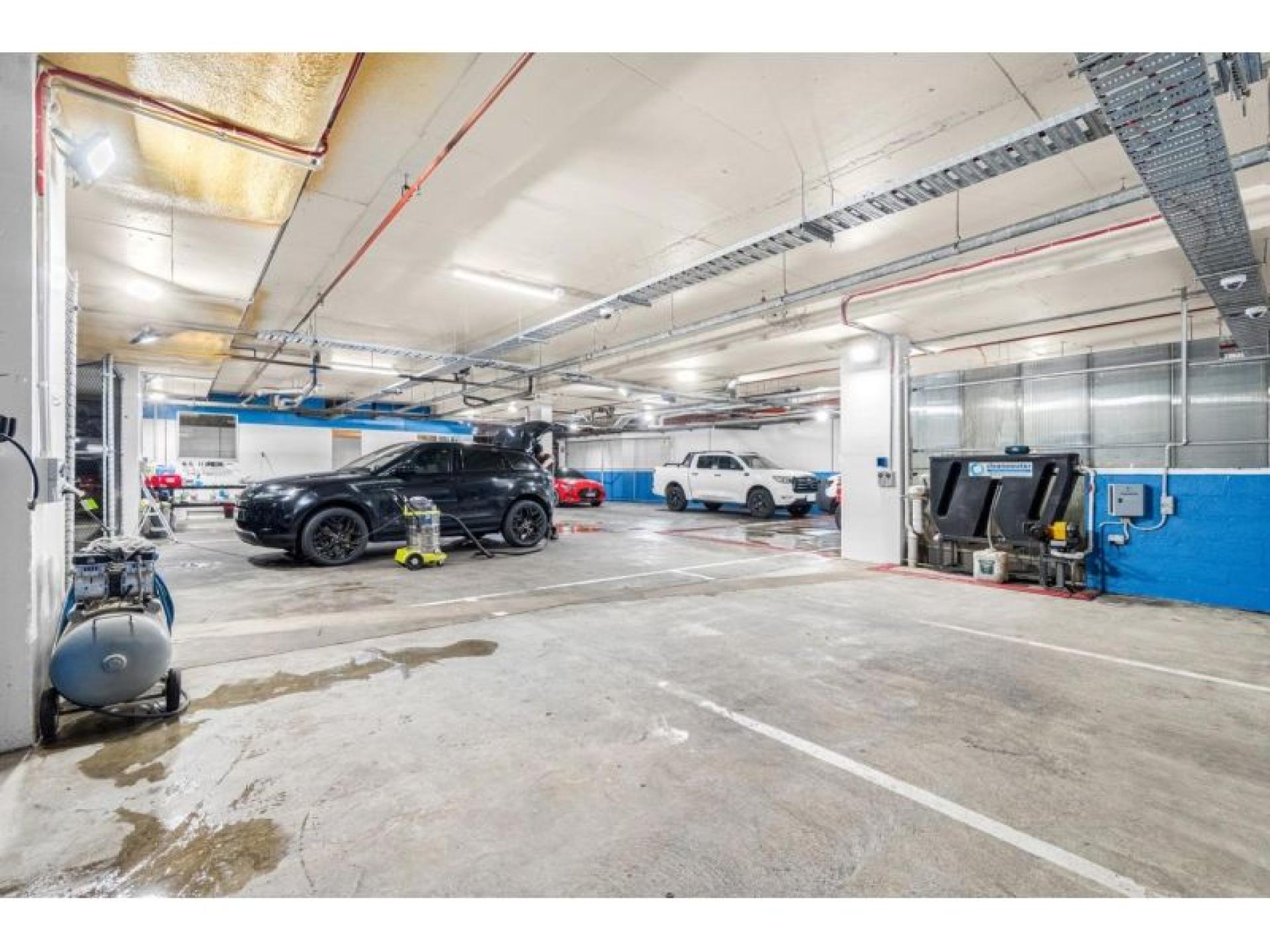 Car Detailing And Car 654666 3