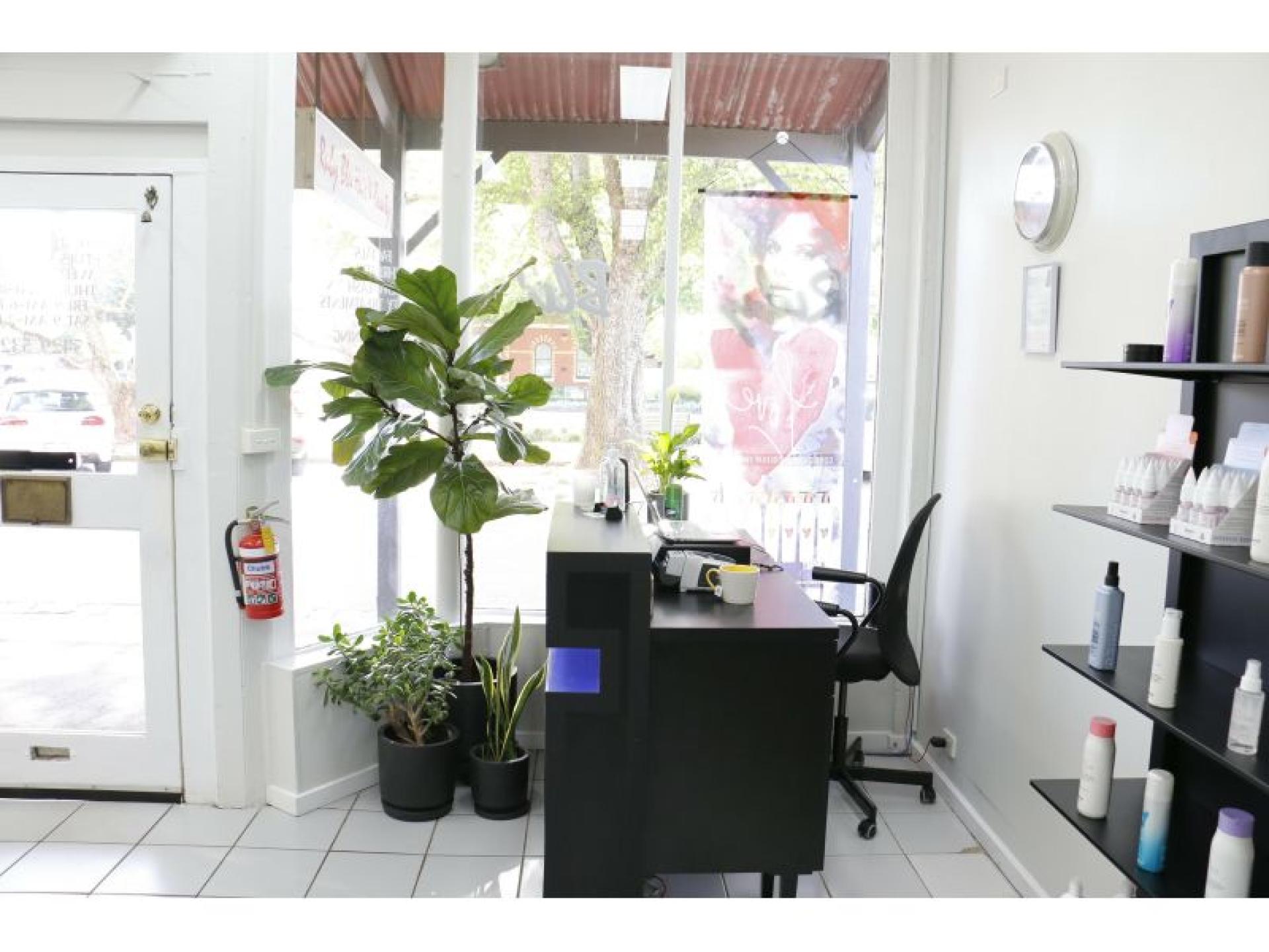 Hair And Beauty Salon 654747 3