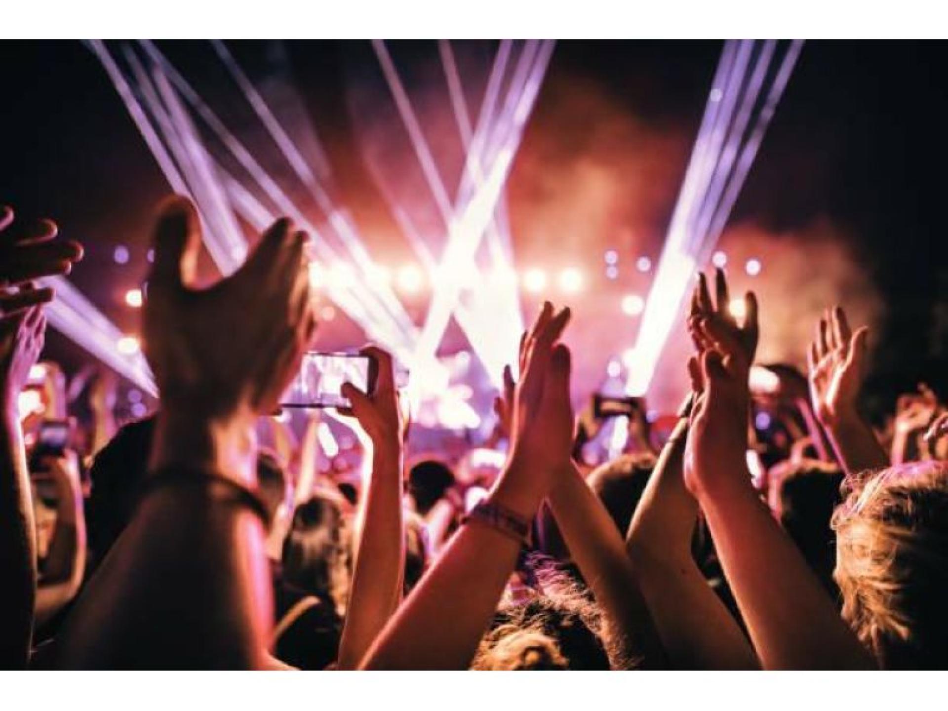 Under Offer - High-profile 654924 3