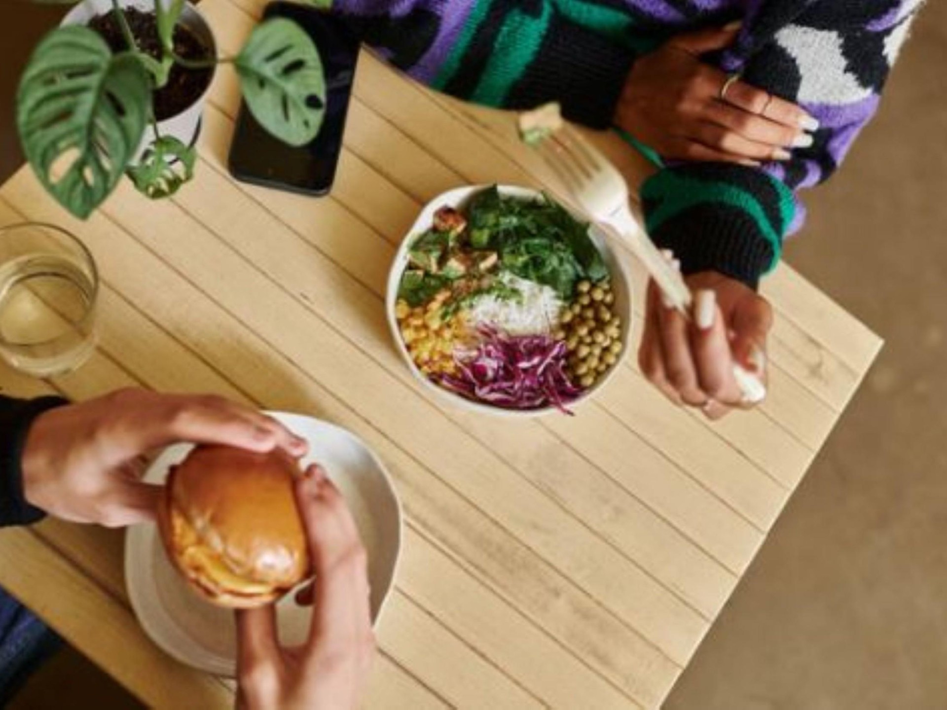 Popular Franchise Food Outlet 656834 1