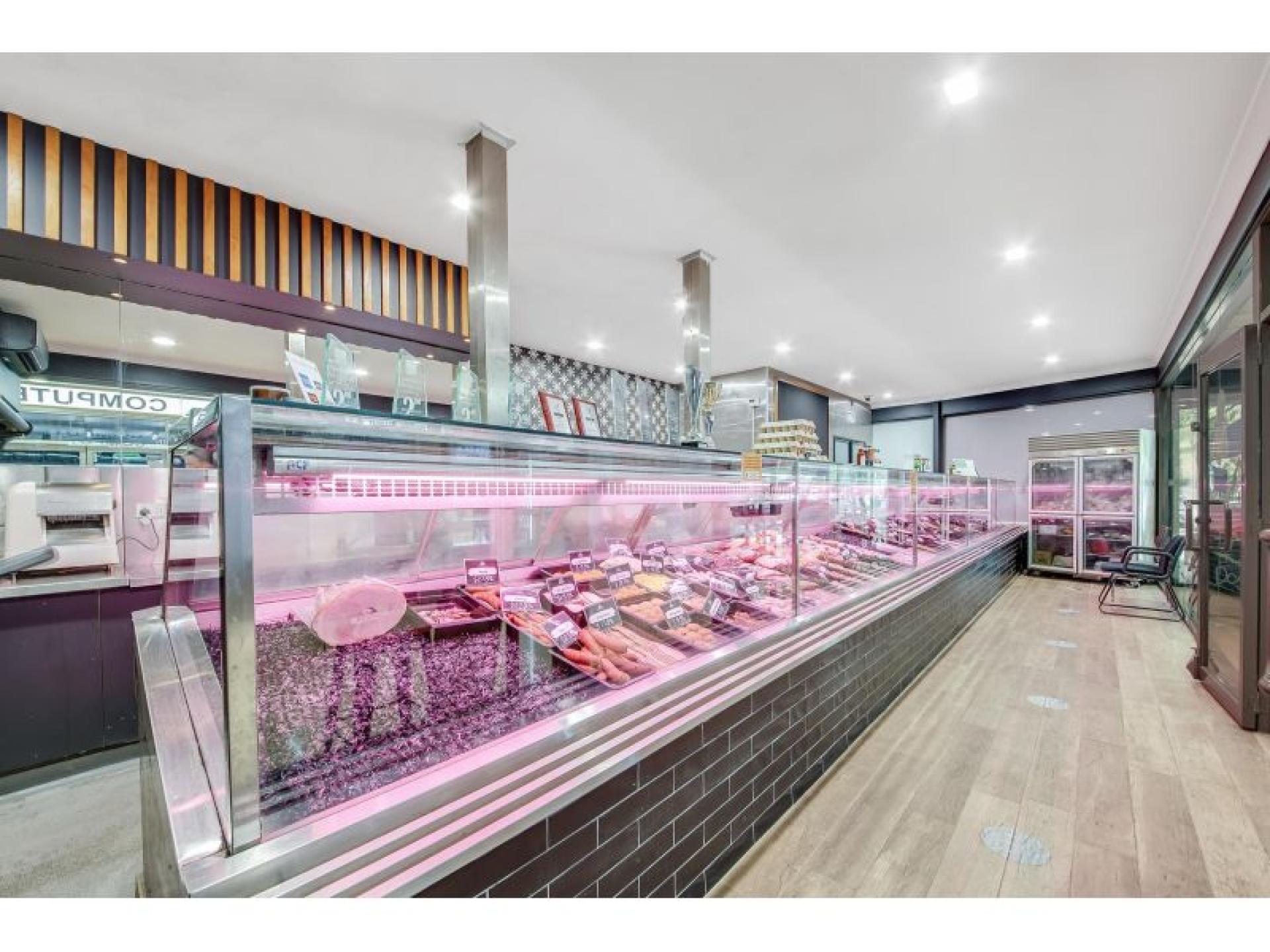 Under Offer - Leading 656879 1