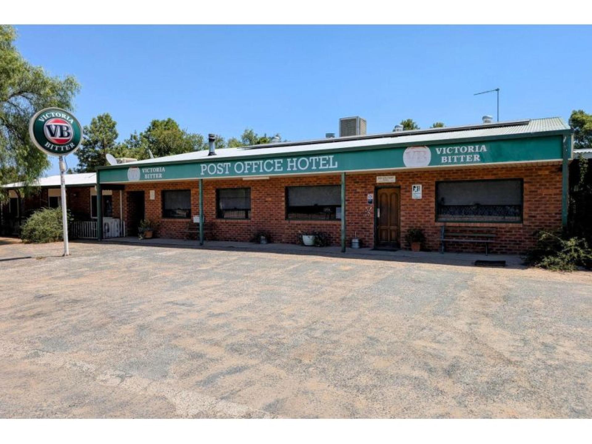Post Office Hotel & 657448 1
