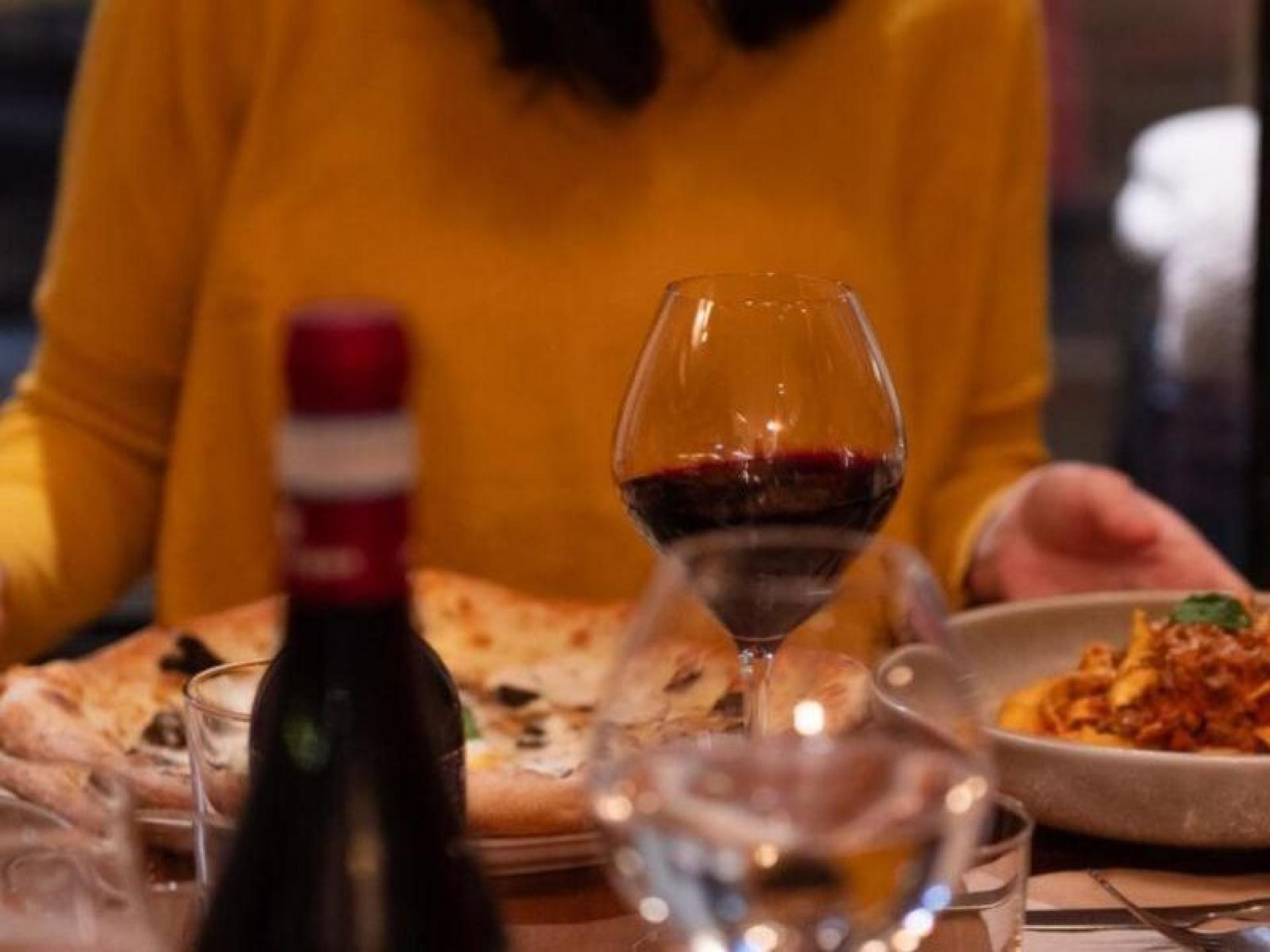 2 Bridges Pizzeria Neutral 658022 1