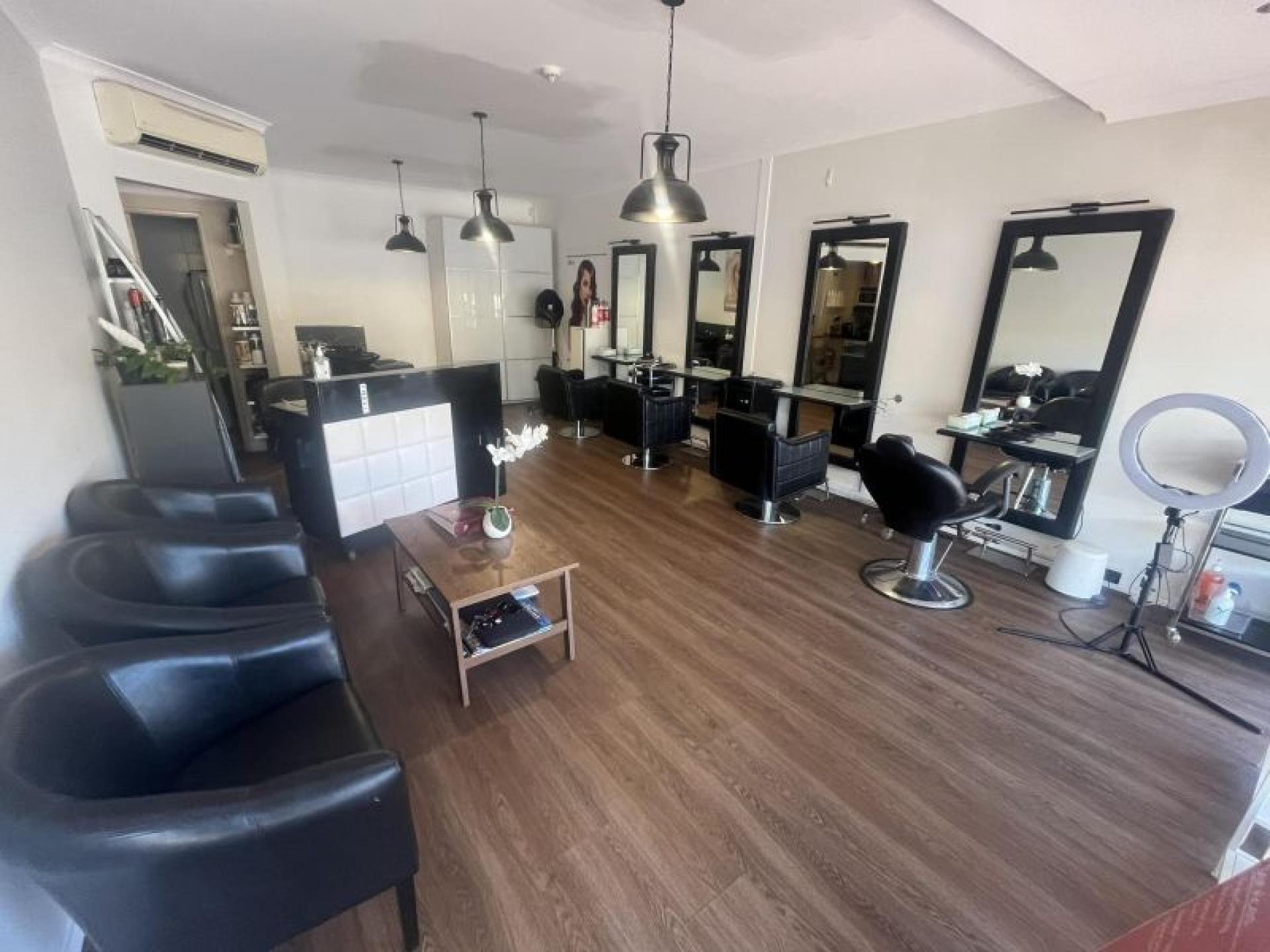 Fantastic Hair Salon In 658316 2