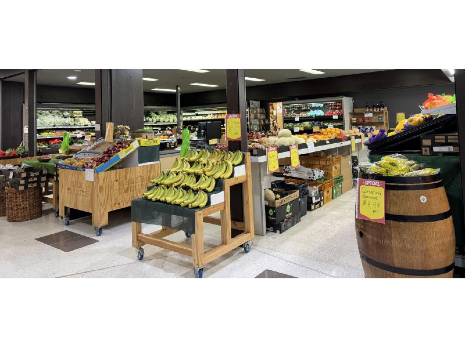 Independent Fruit And Veg 658337 2