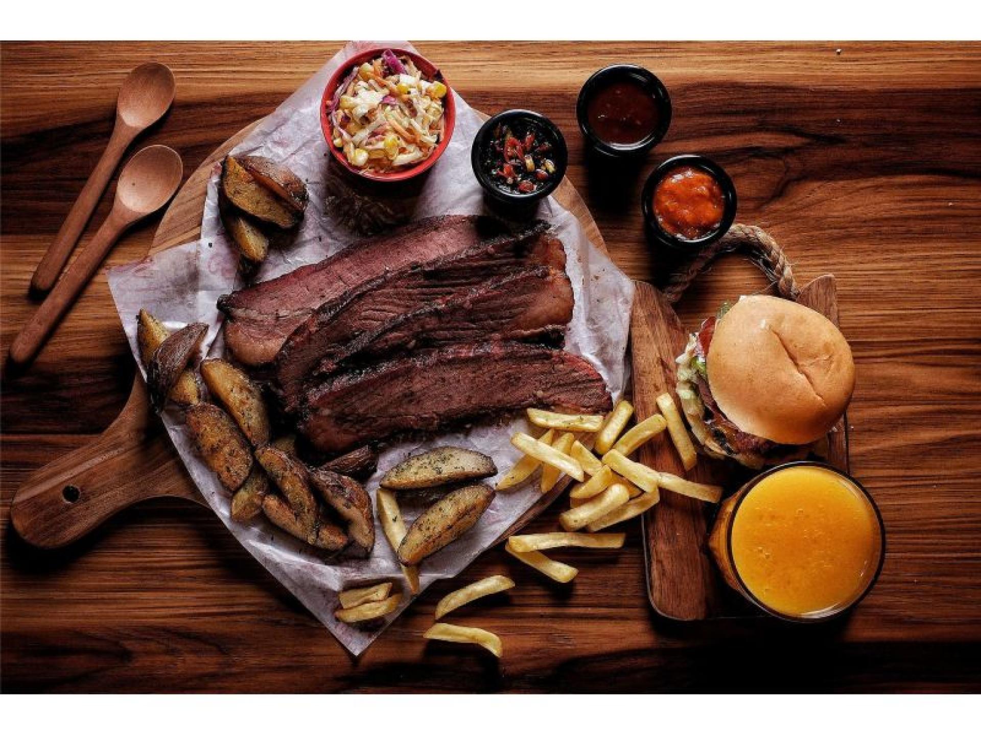 Iconic Licensed Eatery – 658388 2