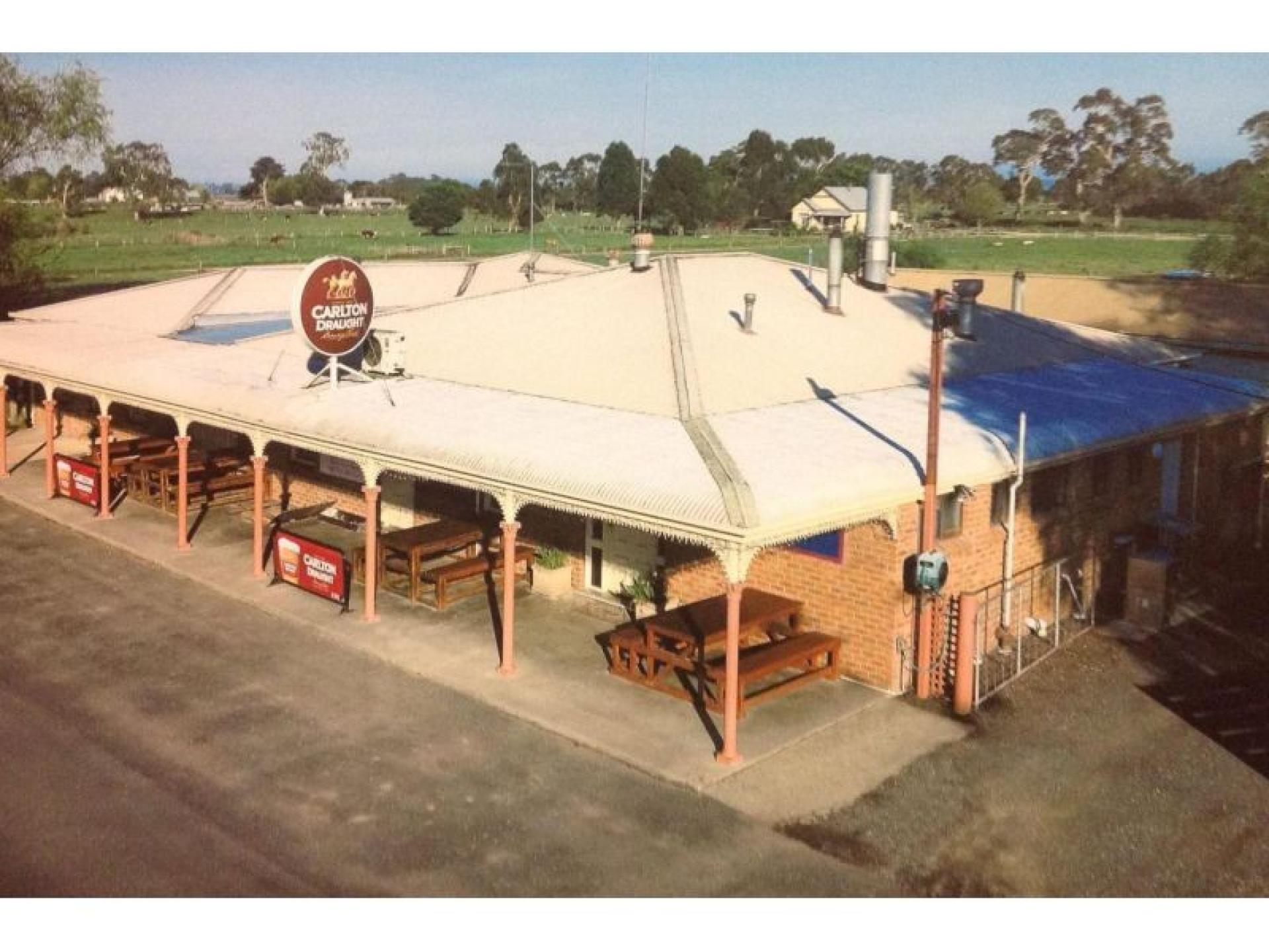 Sold - The Farmers 659083 1