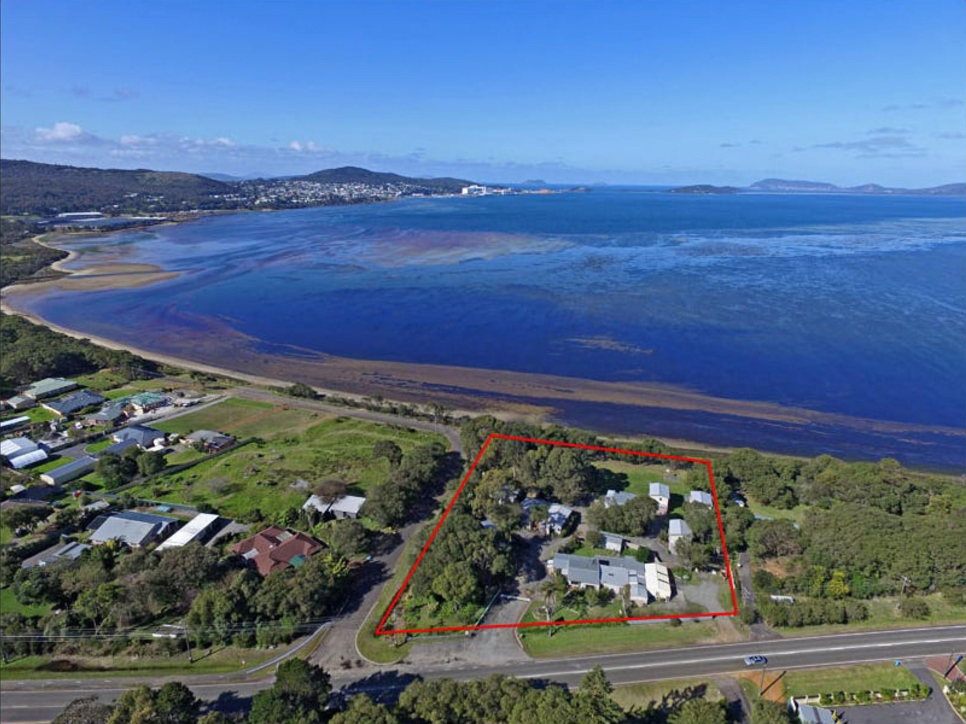 Picturesque Waterfront Villas & 659325 2