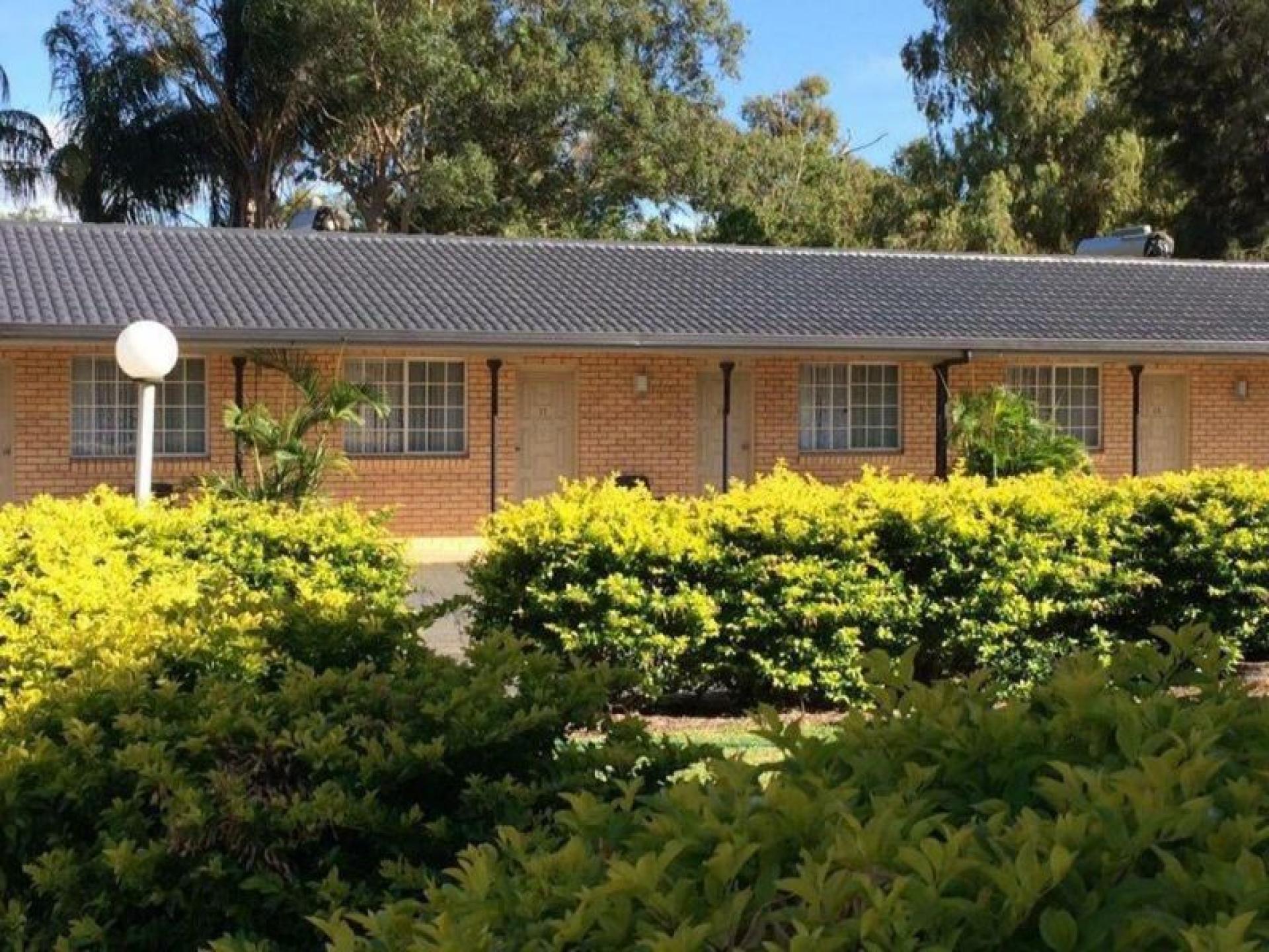 Outback Motel Oasis With 659588 3