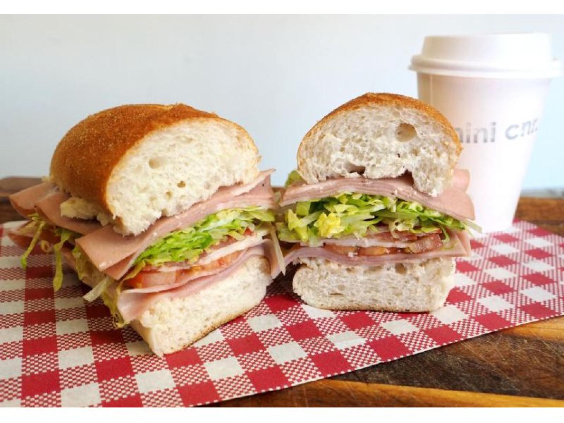 Well-presented Cafe And Lunch 659677 2