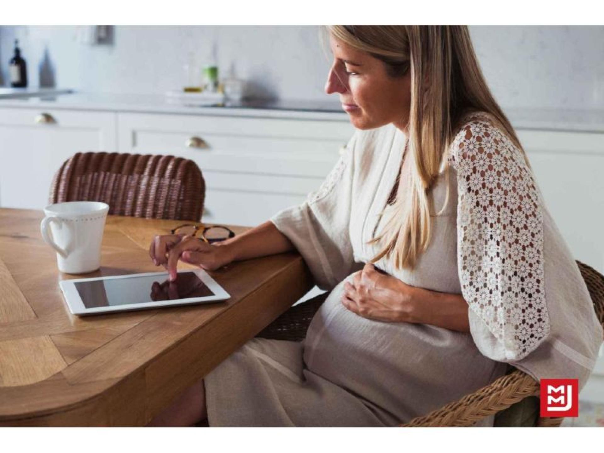 Leading Pregnancy & Childbirth 660276 1