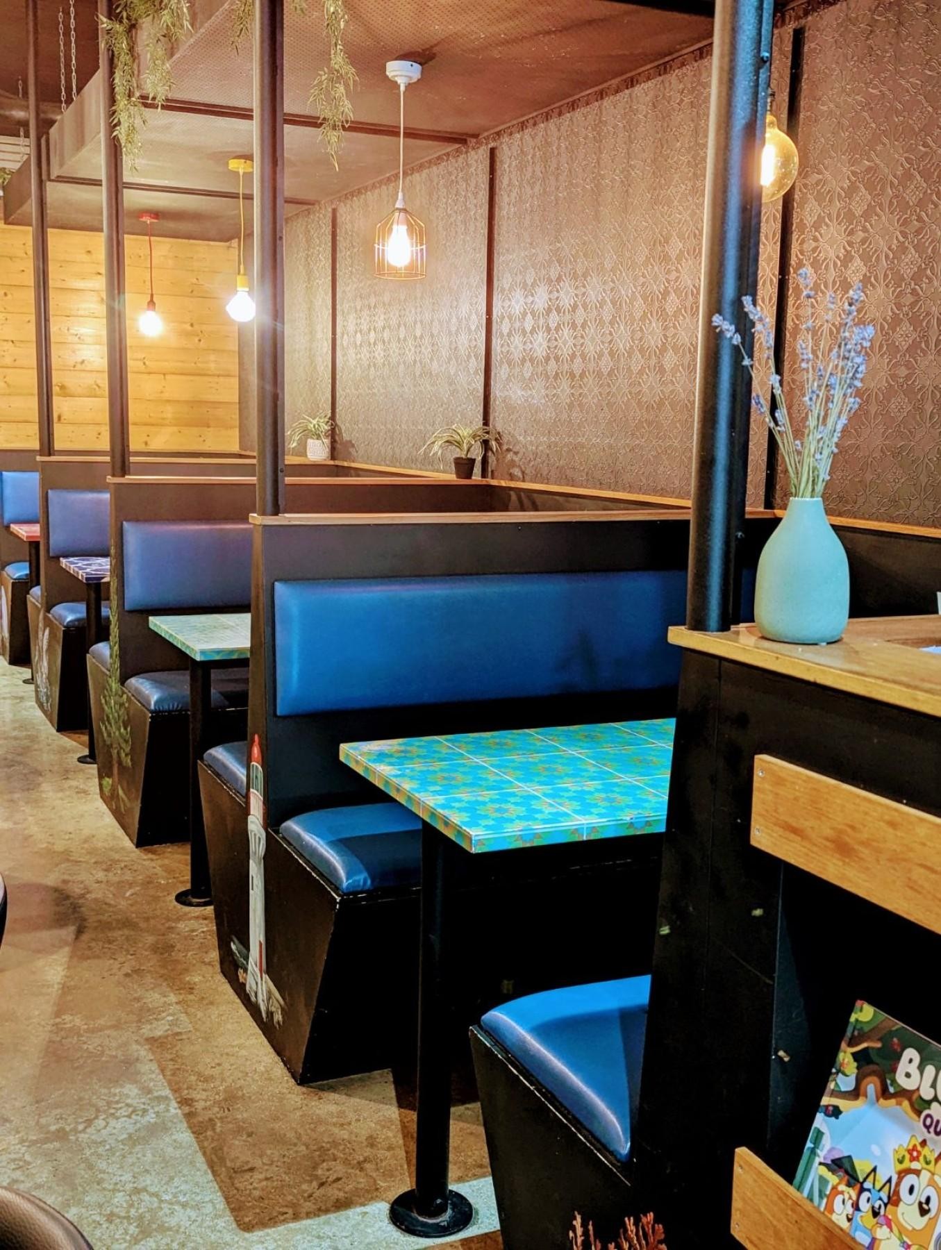 Vibrant Popular Cafe In 660456 3