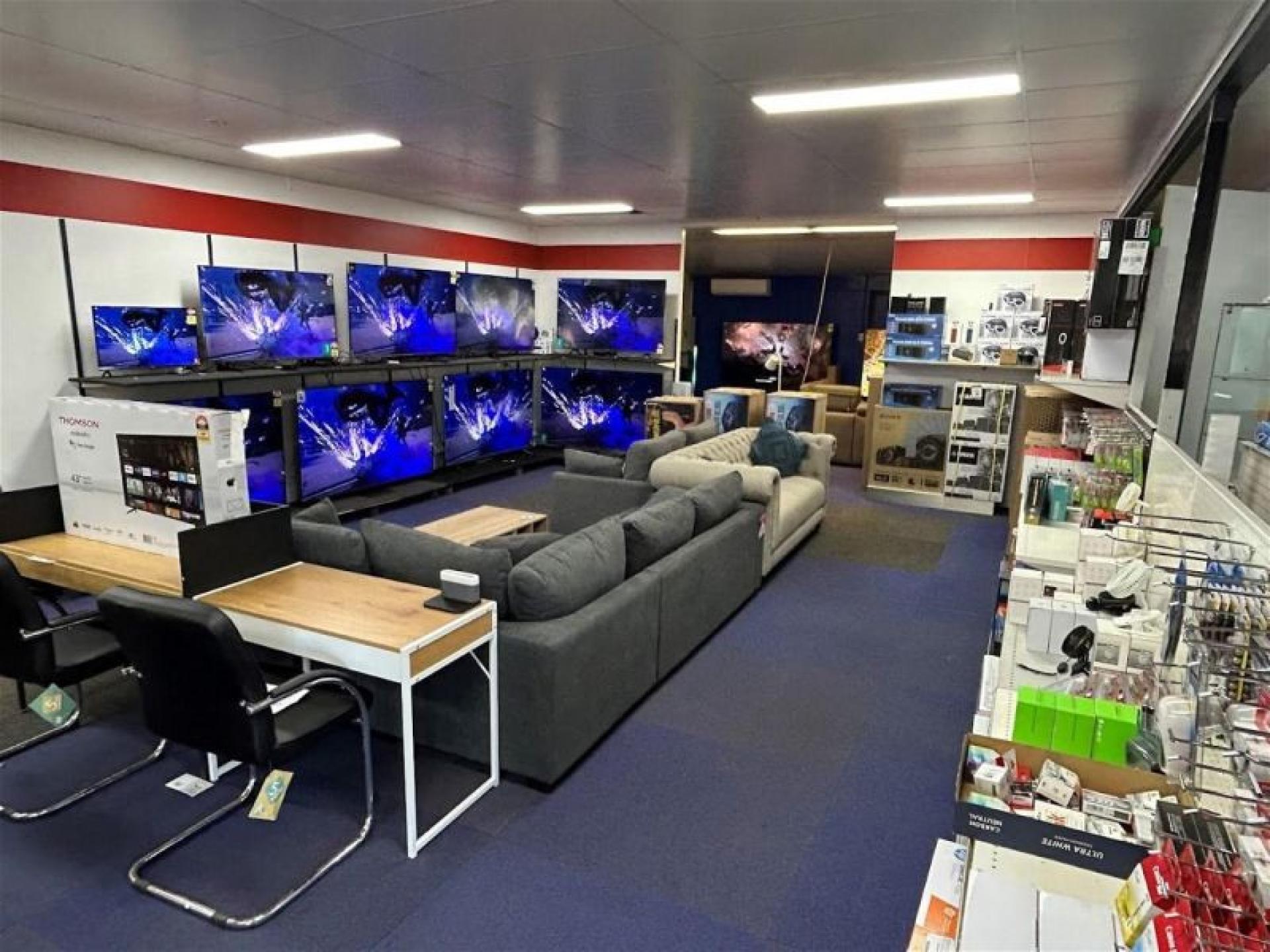 Mitre 10 Business - 660475 3