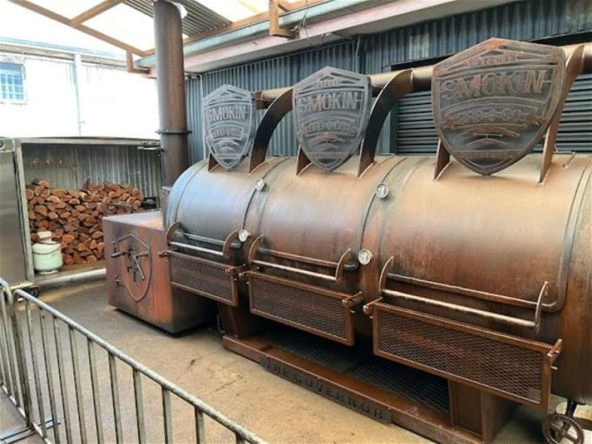 Highly Regarded American-style Barbecue 660527 1