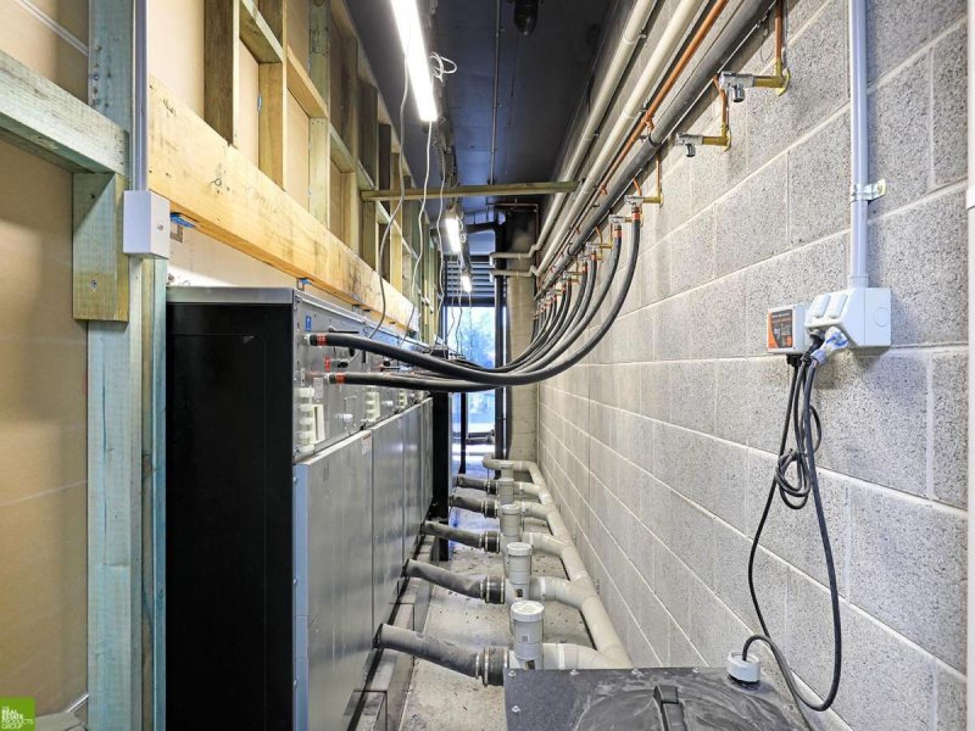 Automated Laundromat – High 661289 2