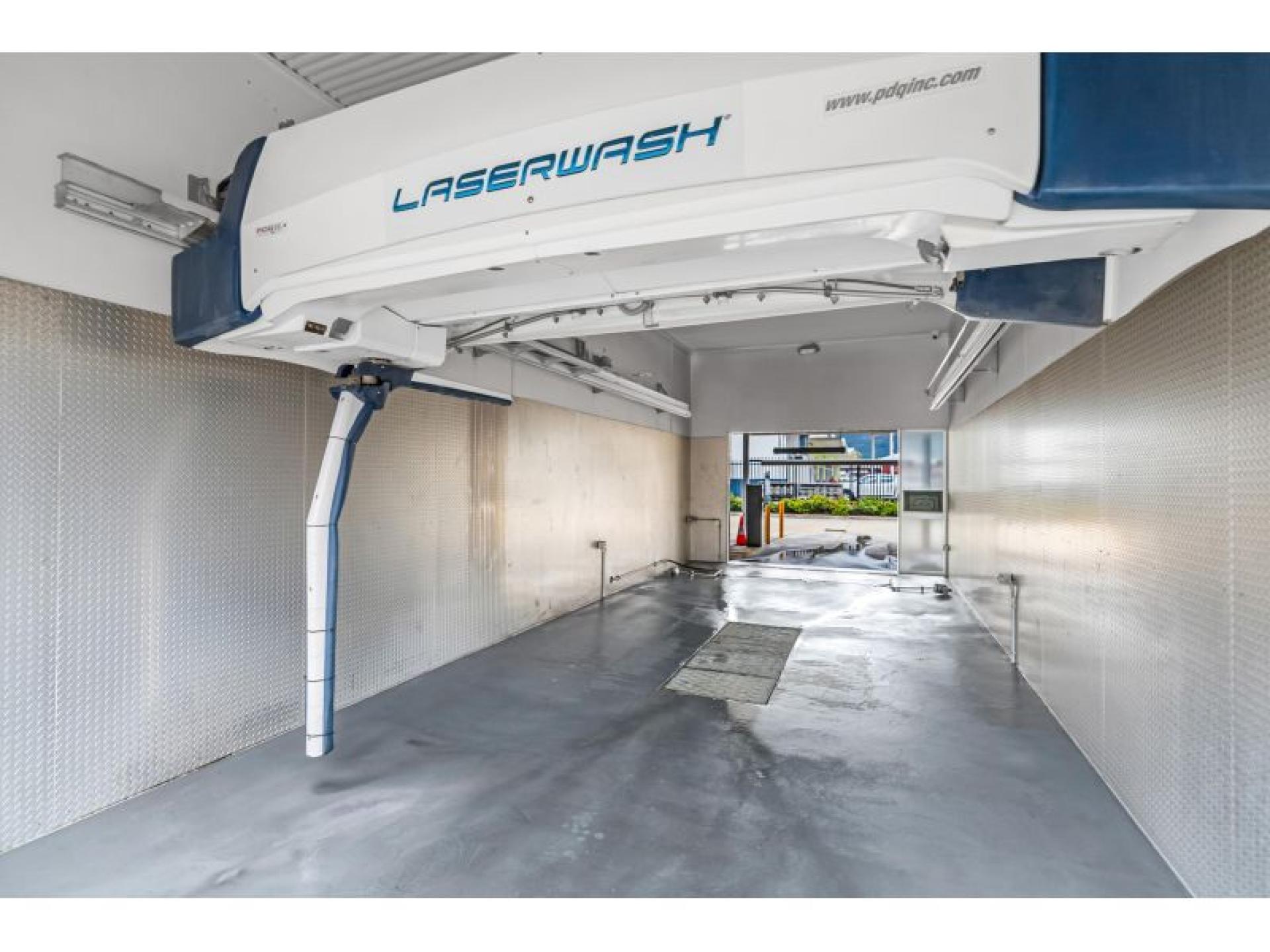 Modern Car Wash With 661495 3