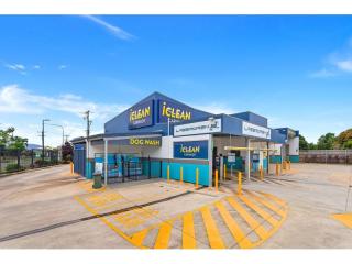 Modern car wash with no capital expenditure required