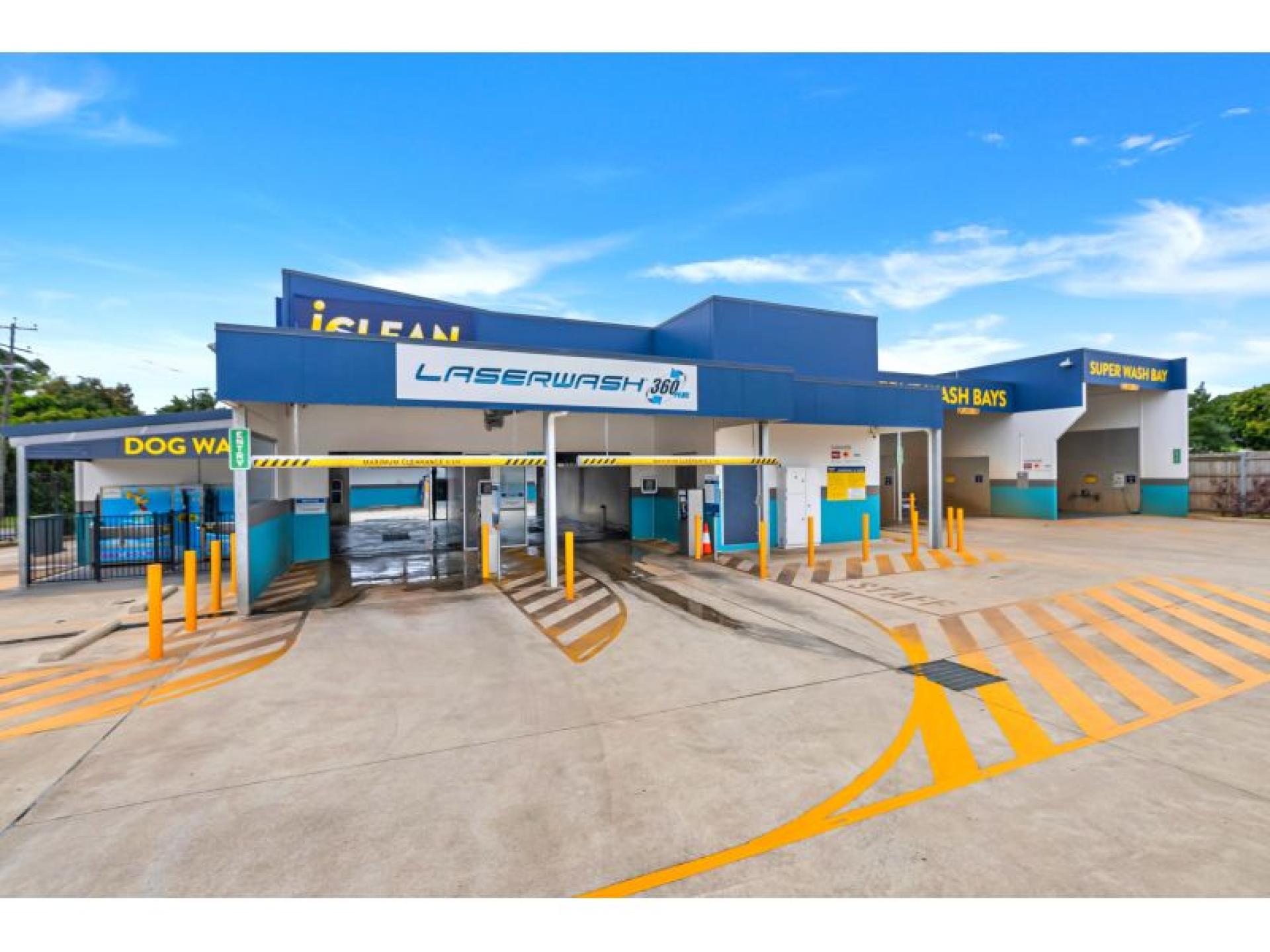 Modern Car Wash With 661495 2