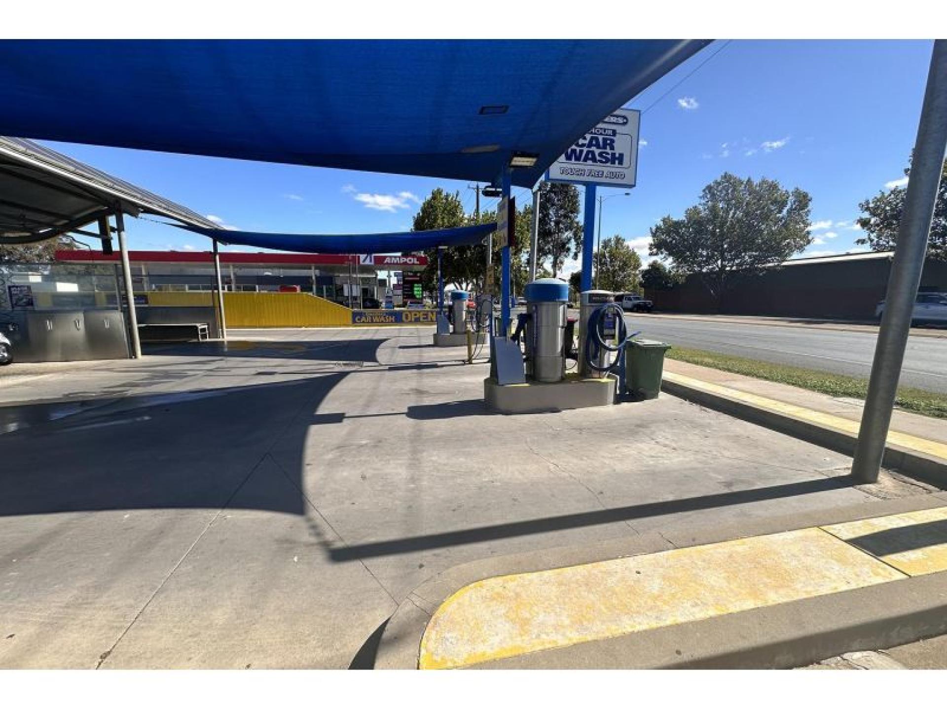 Centrally Located High Exposure 661503 2