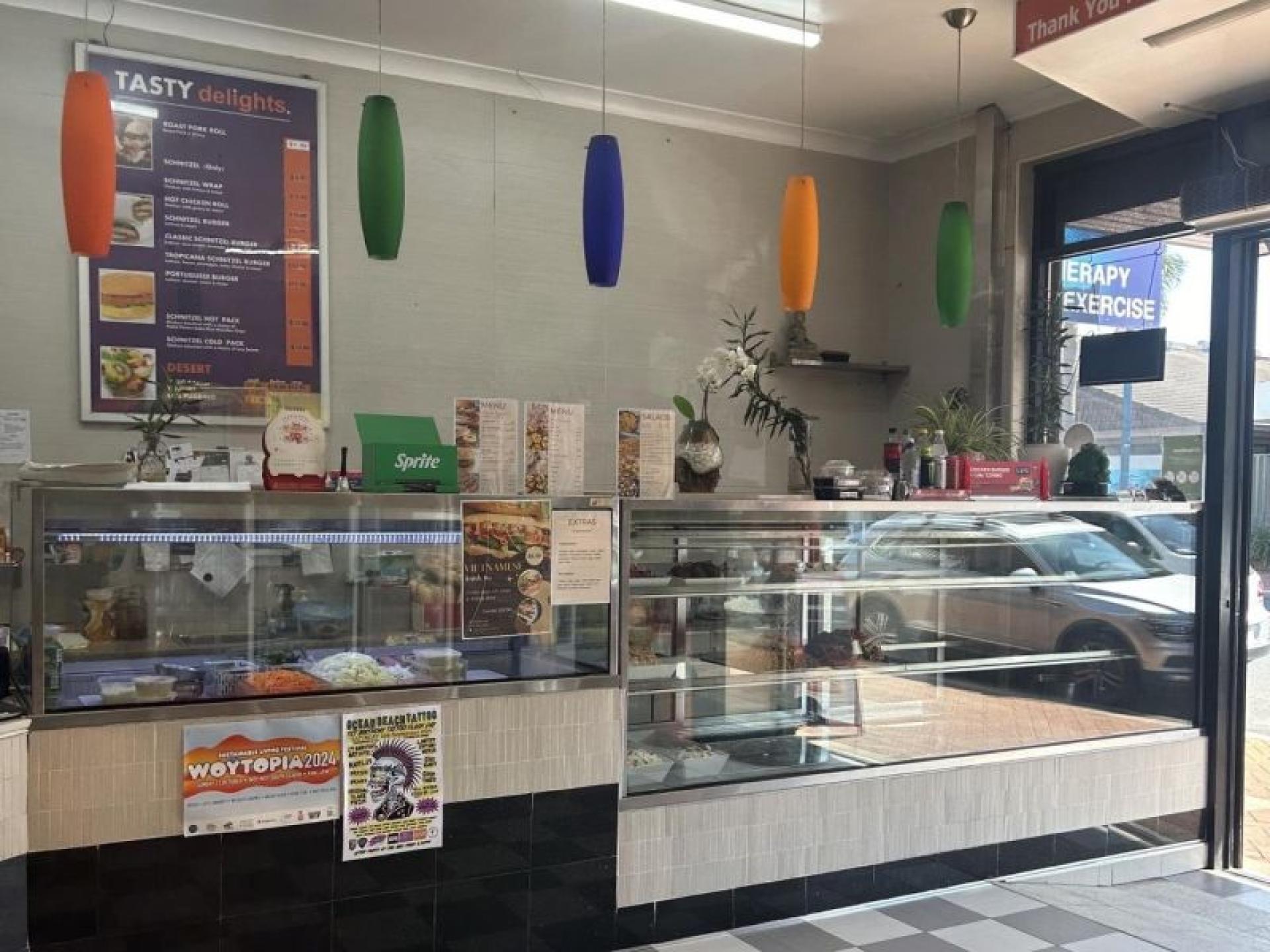 Busy Takeaway - Chicken 663423 2
