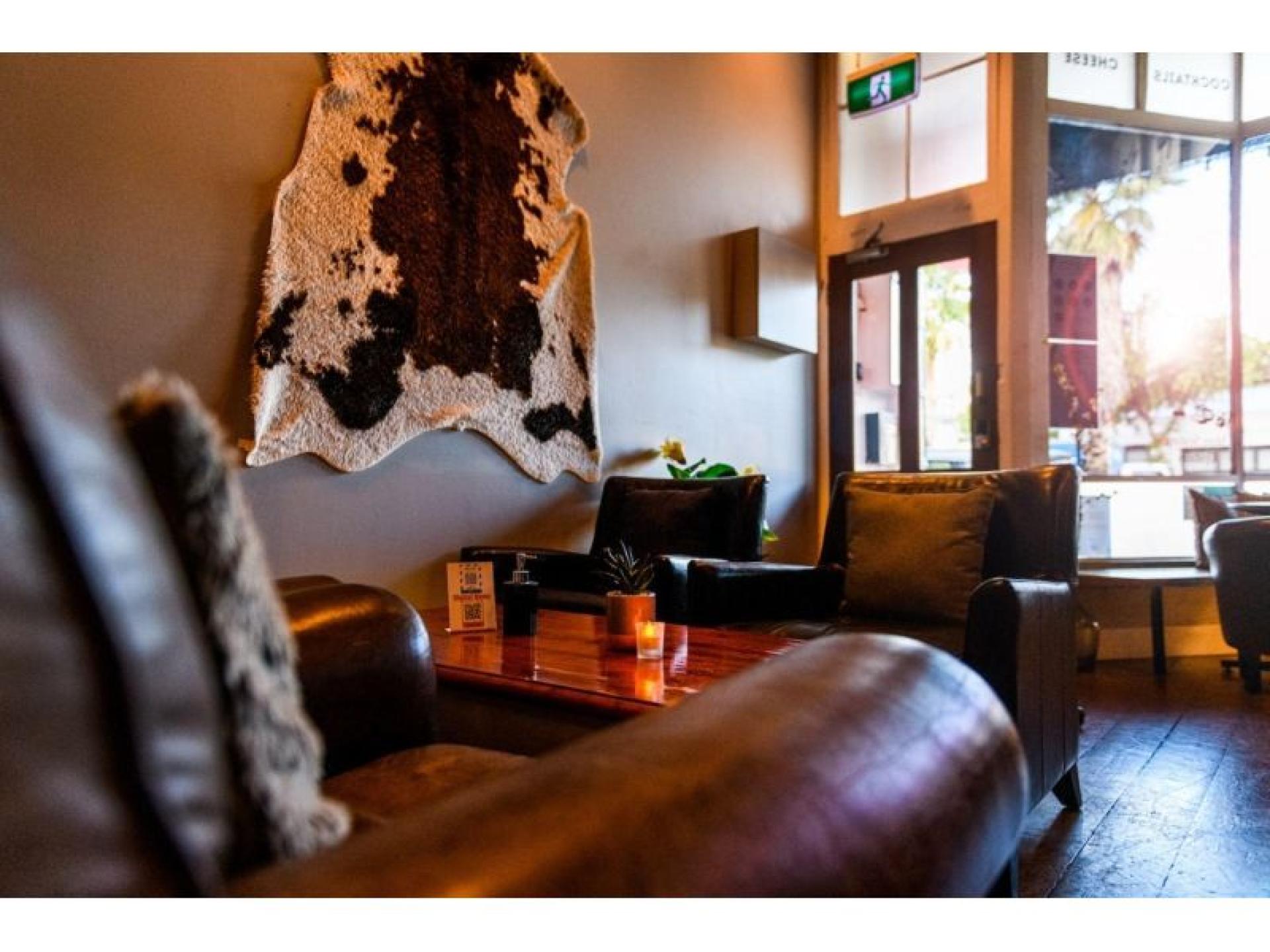 Under Offer - The 663548 3