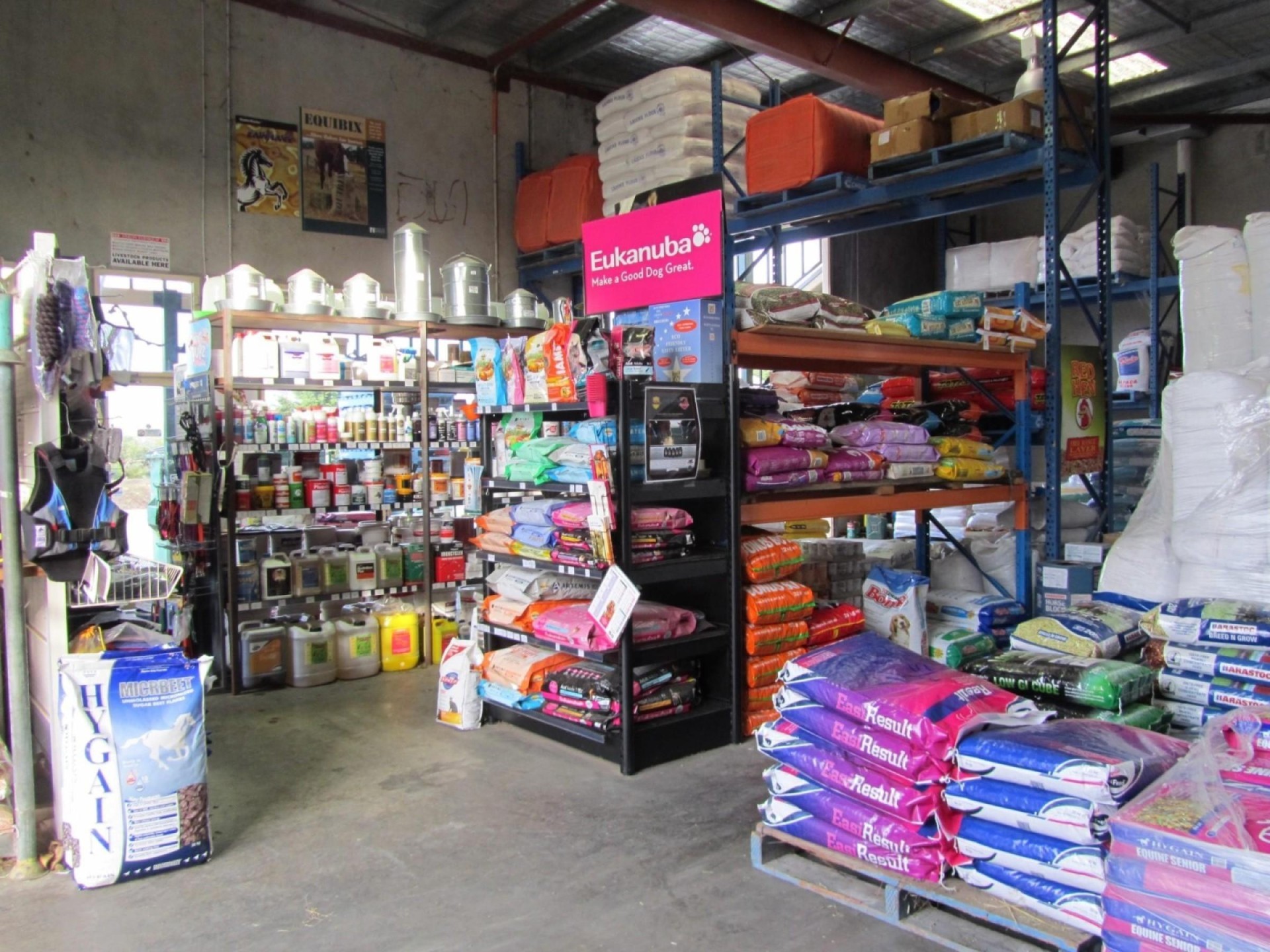 Pet And Stockfeed Store 664142 3