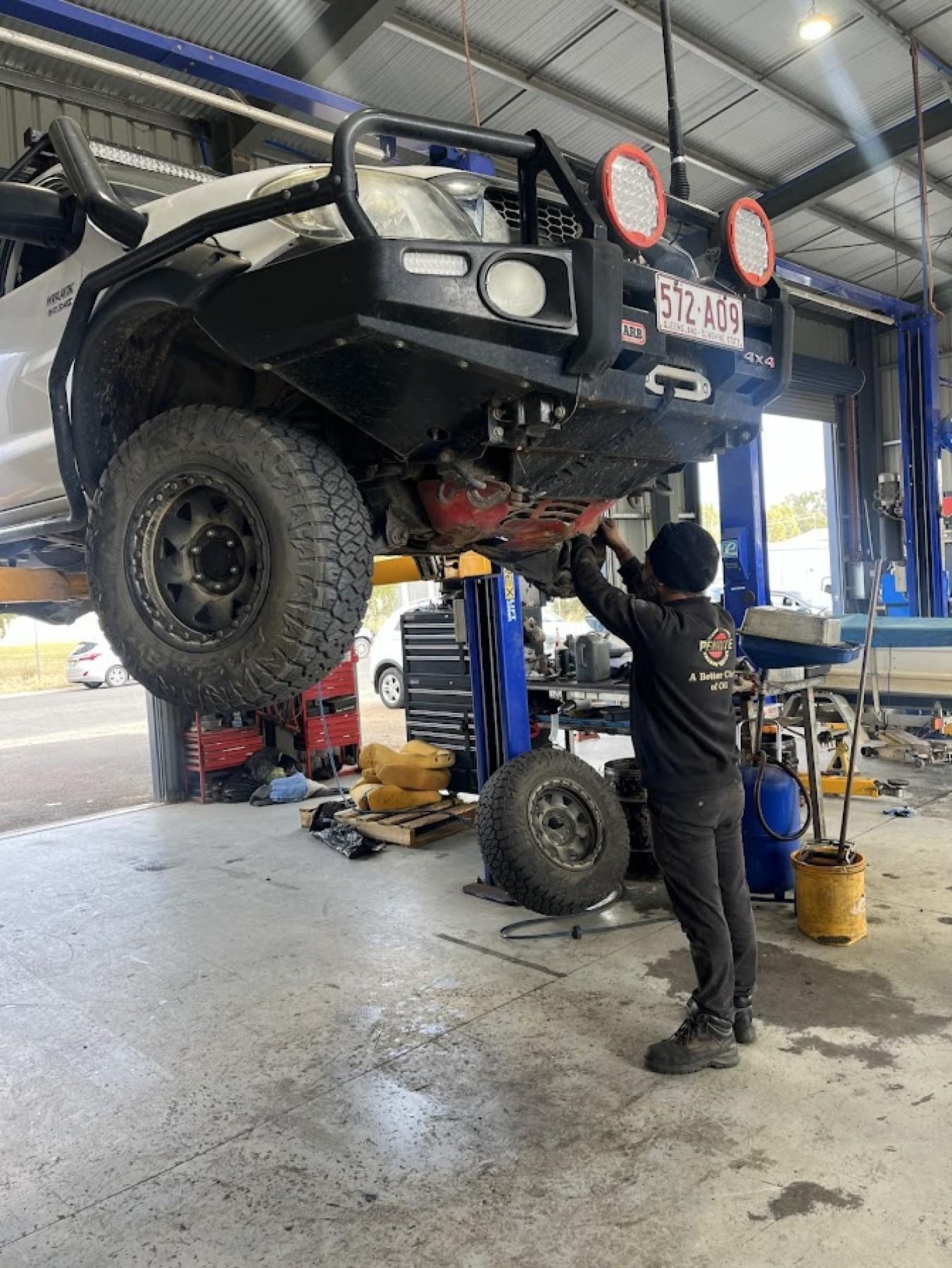 Automotive Service Centre + 665129 1