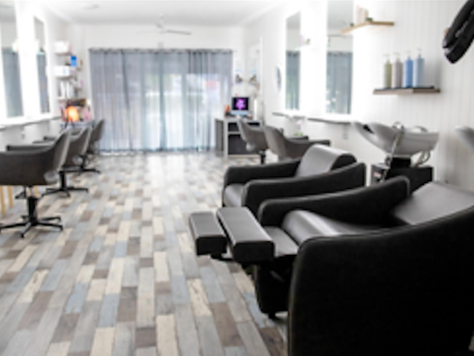 Busy Coastal Hair Salon 665239 2