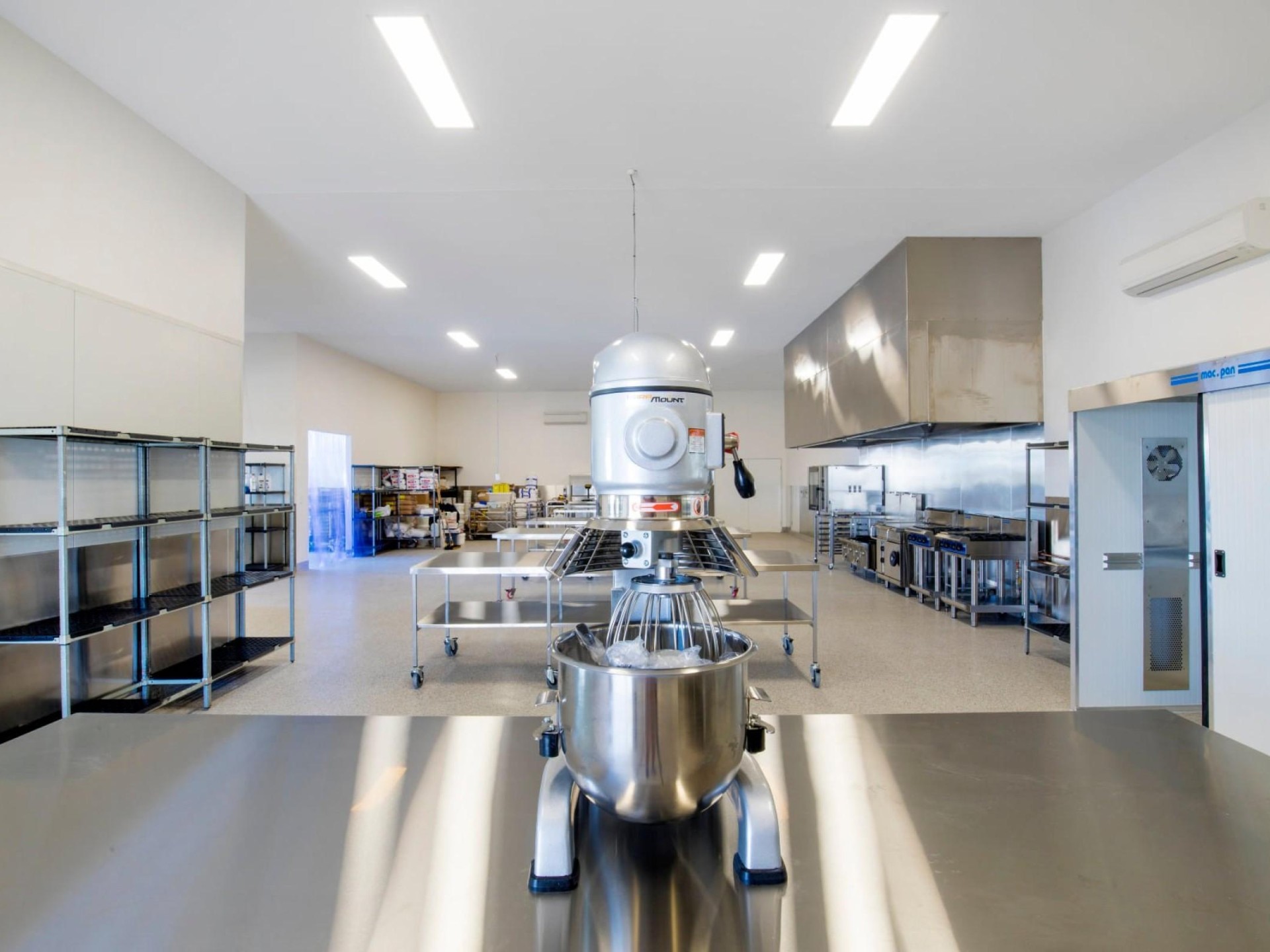 Industry Leading Bakery - 665347 2