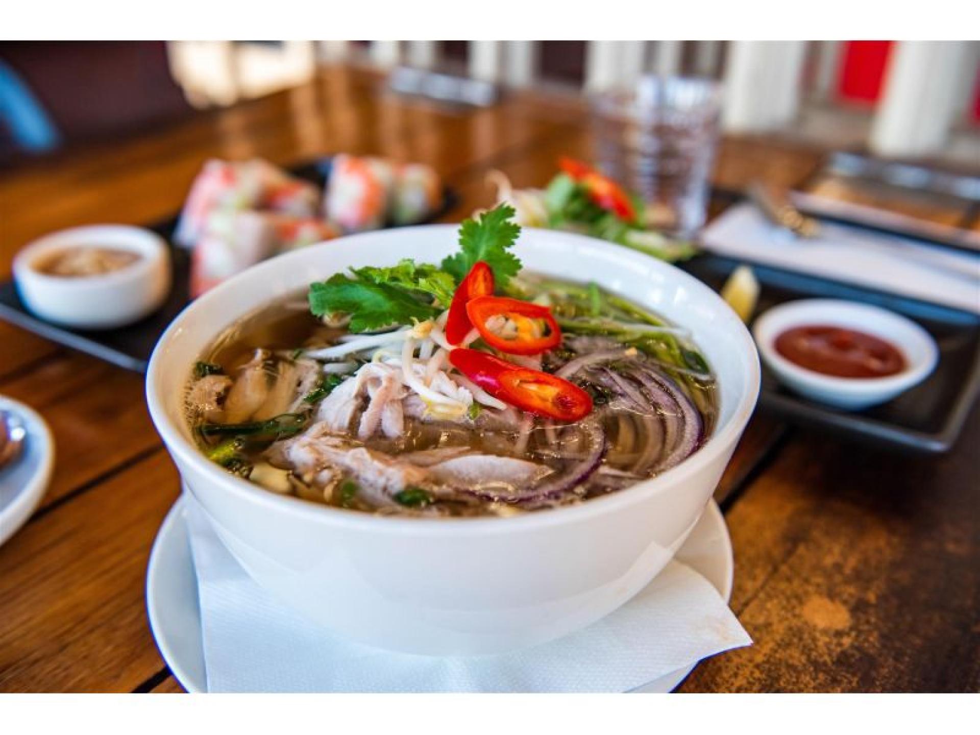 Busy Restaurant - Broome 665350 3