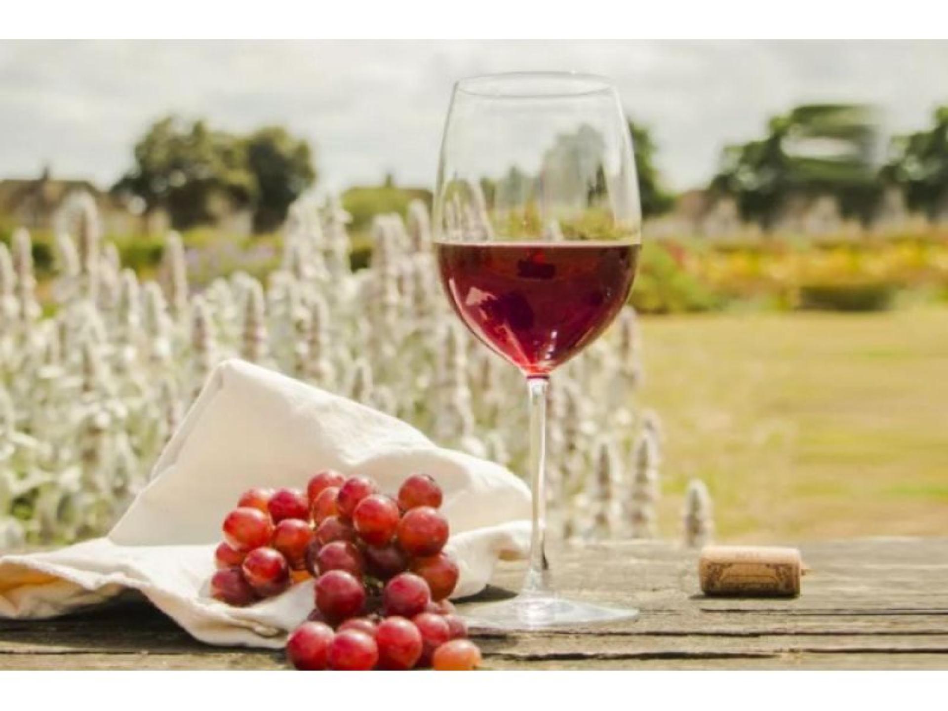 Sold - The Bond 665722 3