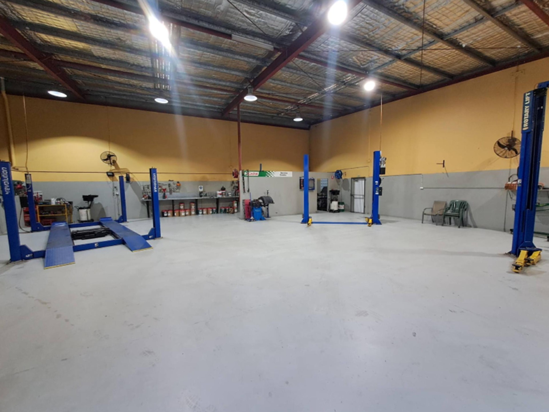 Well-established Automotive Workshop – 665771 2