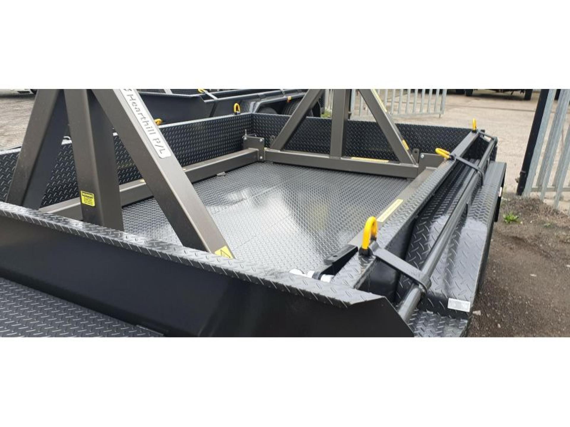 Esteemed Trailer Manufacturing & 665809 3