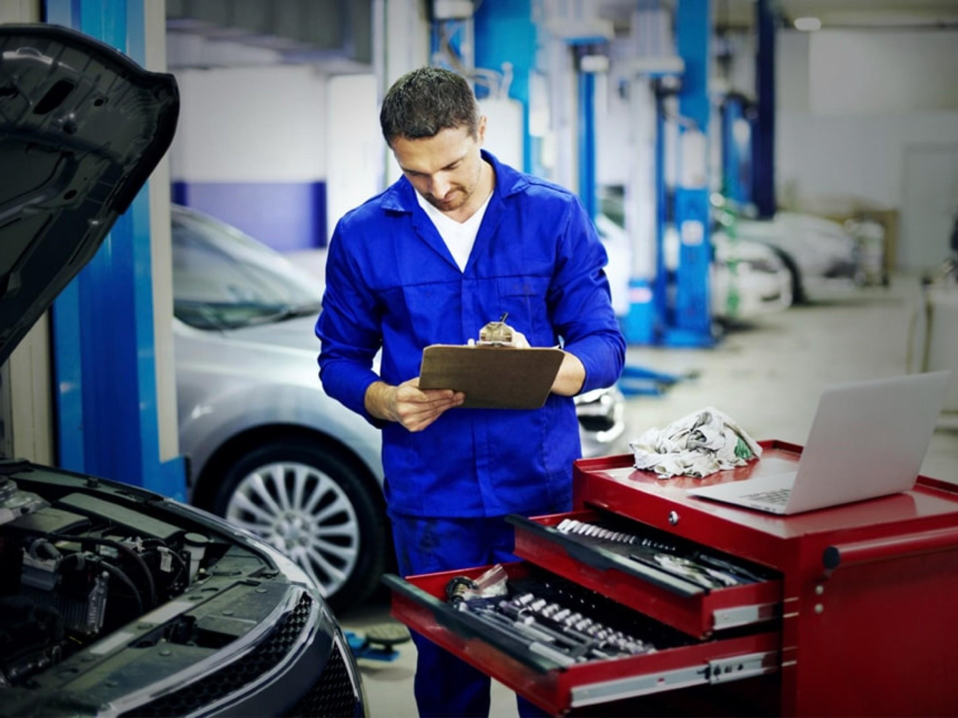Auto Service Centre – 666032 3