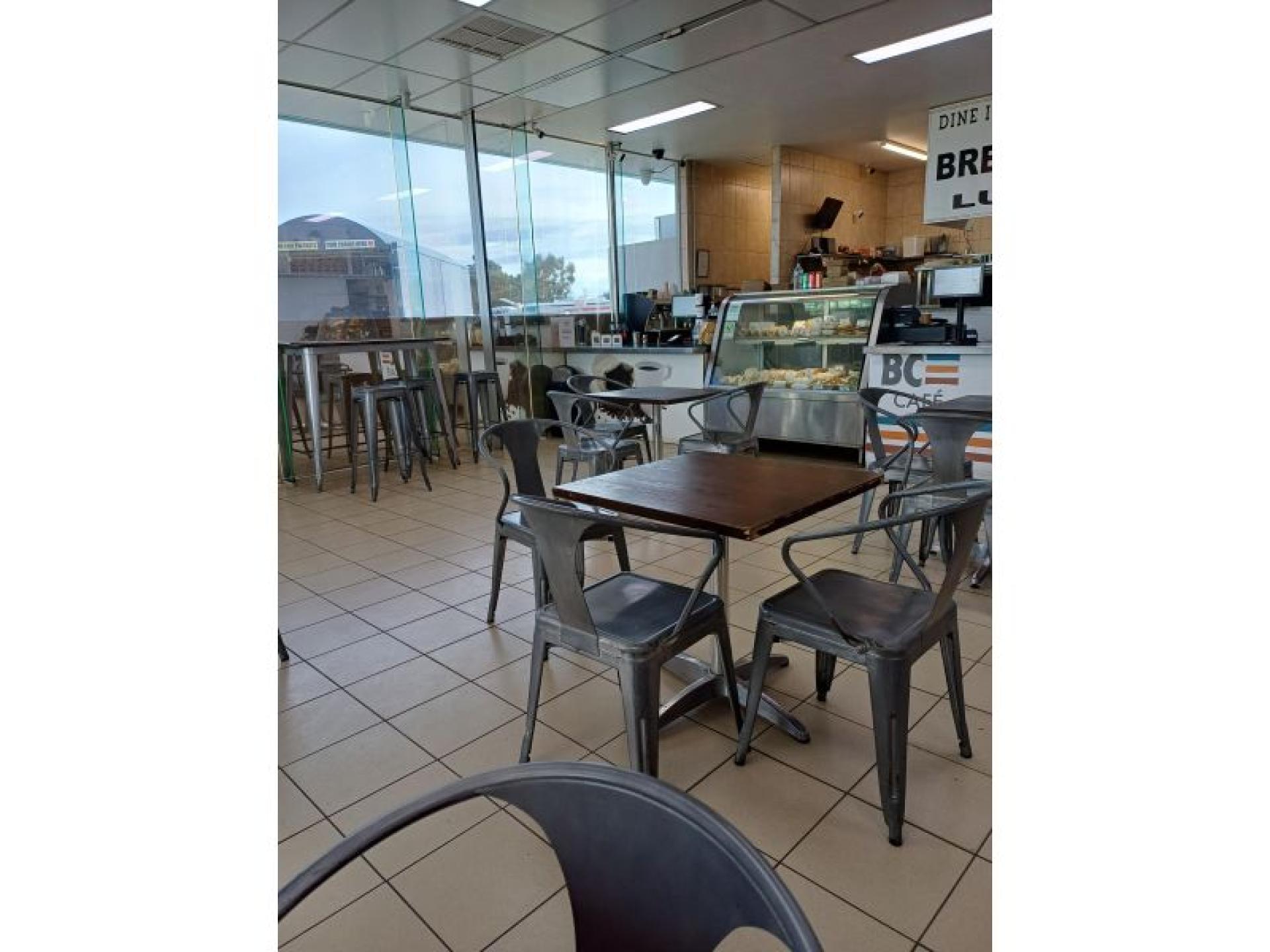 Cafe / Lunch Bar 666489 3