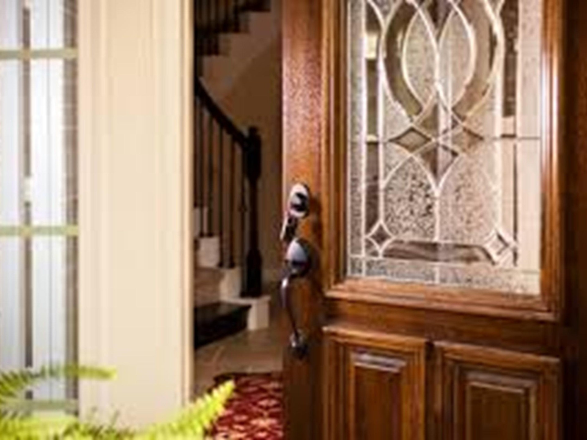 Long Est Iconic Brand 666635 1