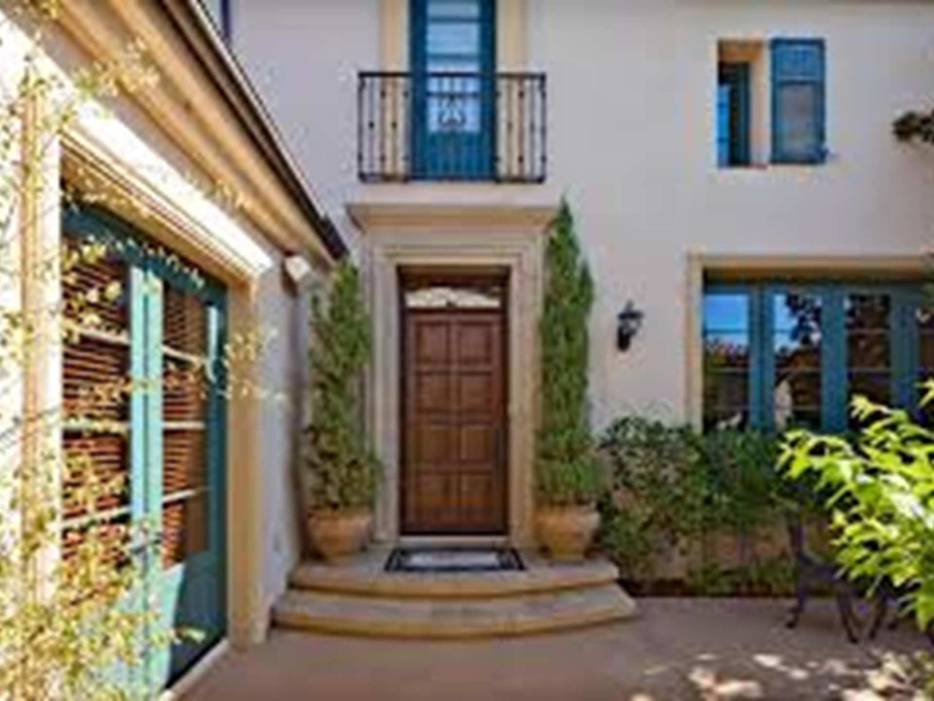 Long Est Iconic Brand 666635 2