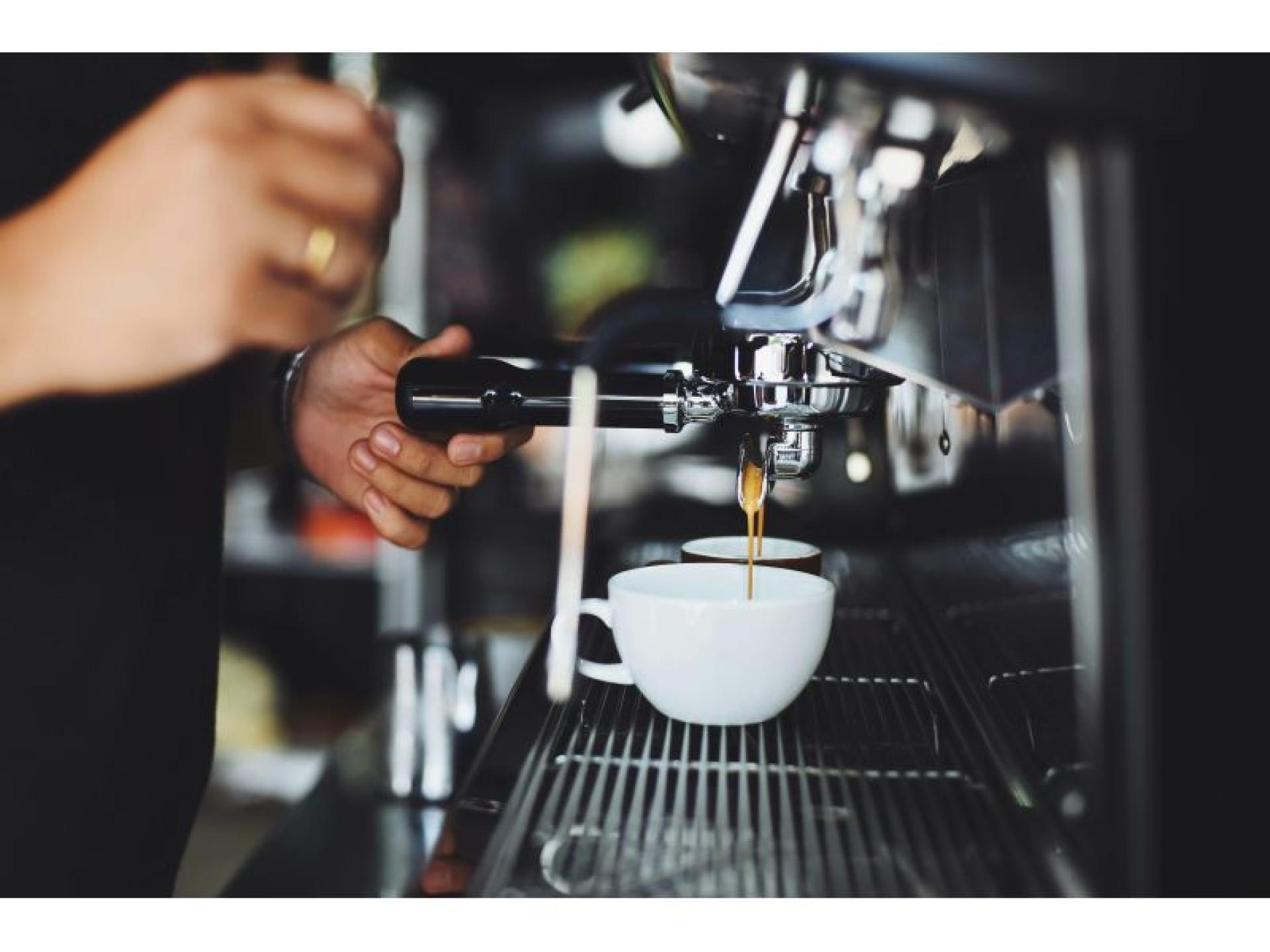 Popular Deli Style Cafe 666647 2