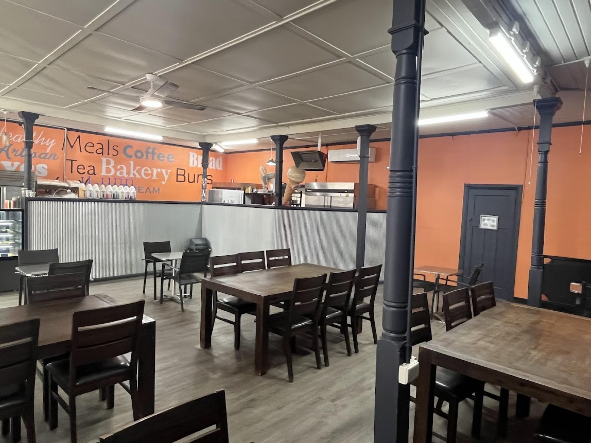 Commercial Property & Café 667066 3