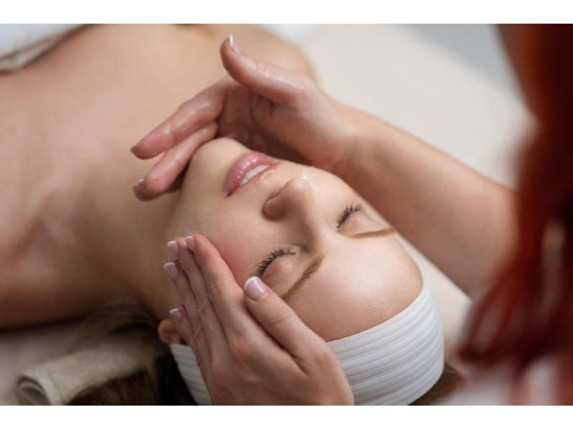 Boutique Skin & Beauty 667228 1