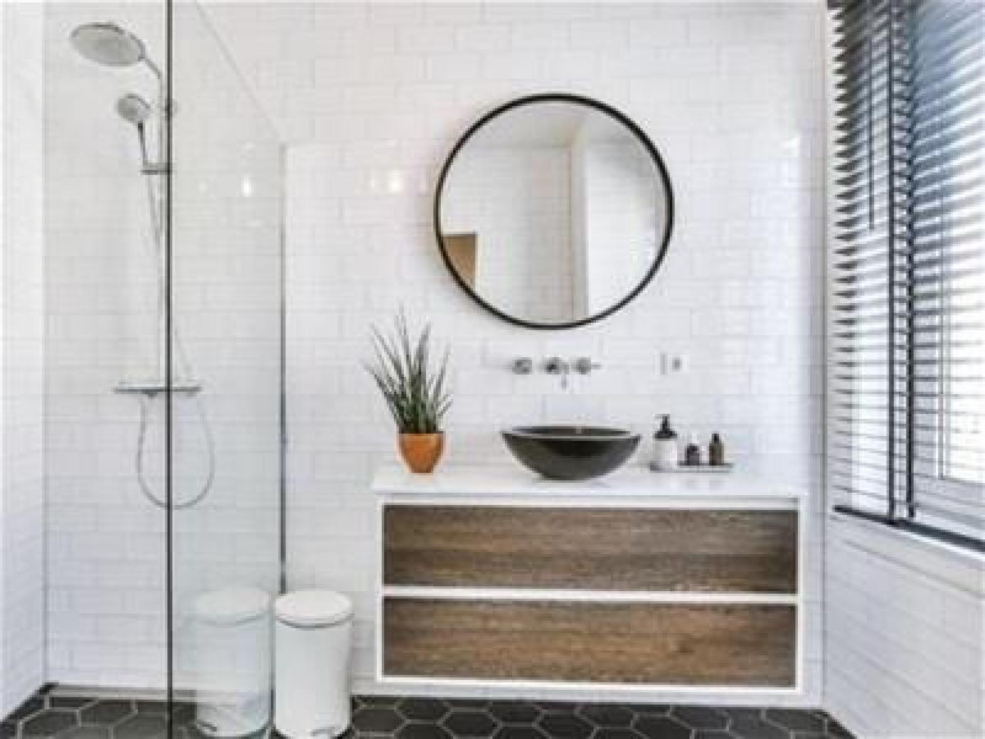 Bathroom Sales & Showroom 667347 1