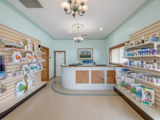 A well established and highly respected large and small animal practice