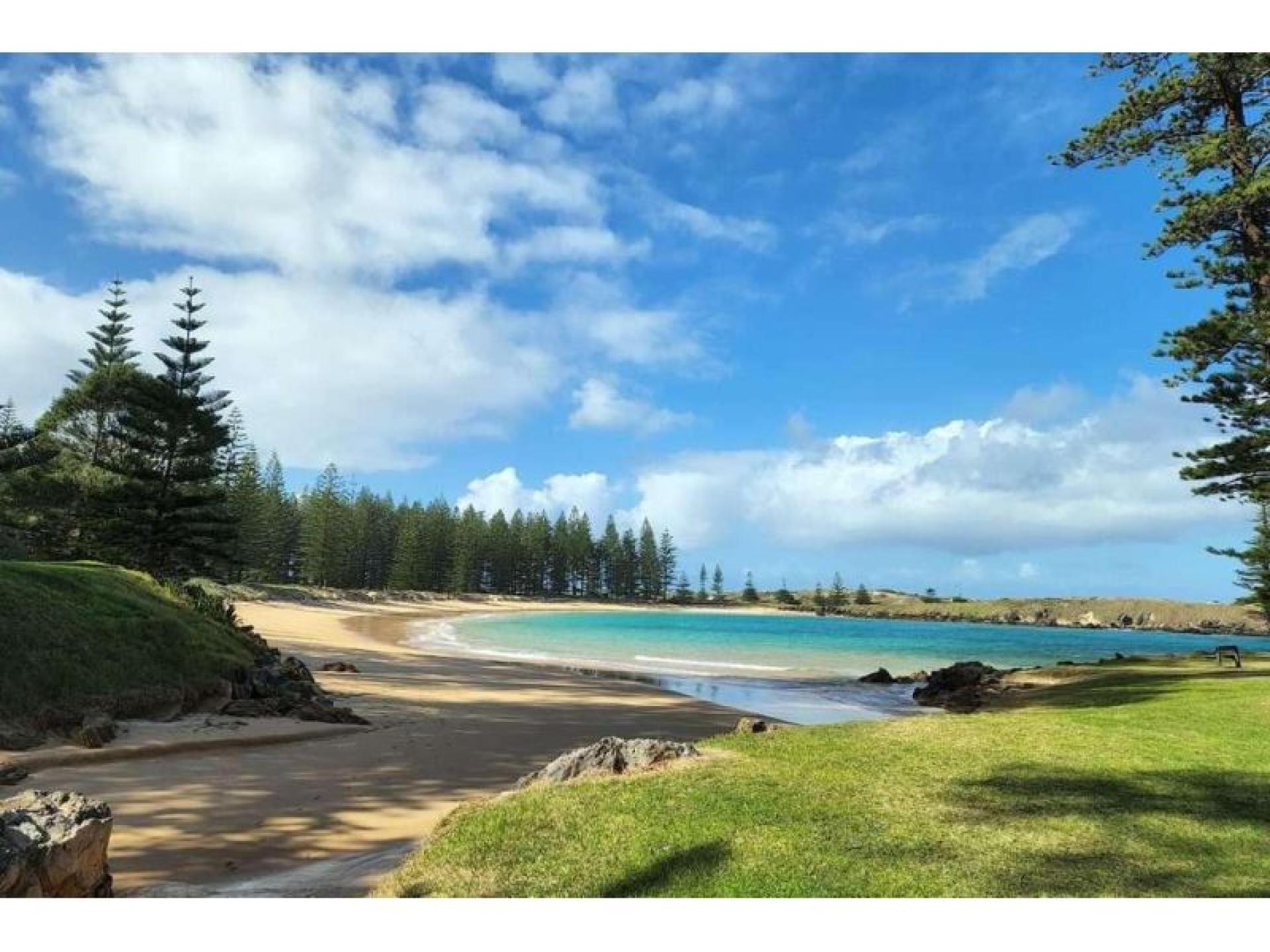 Under Contract - Boutique 668764 3