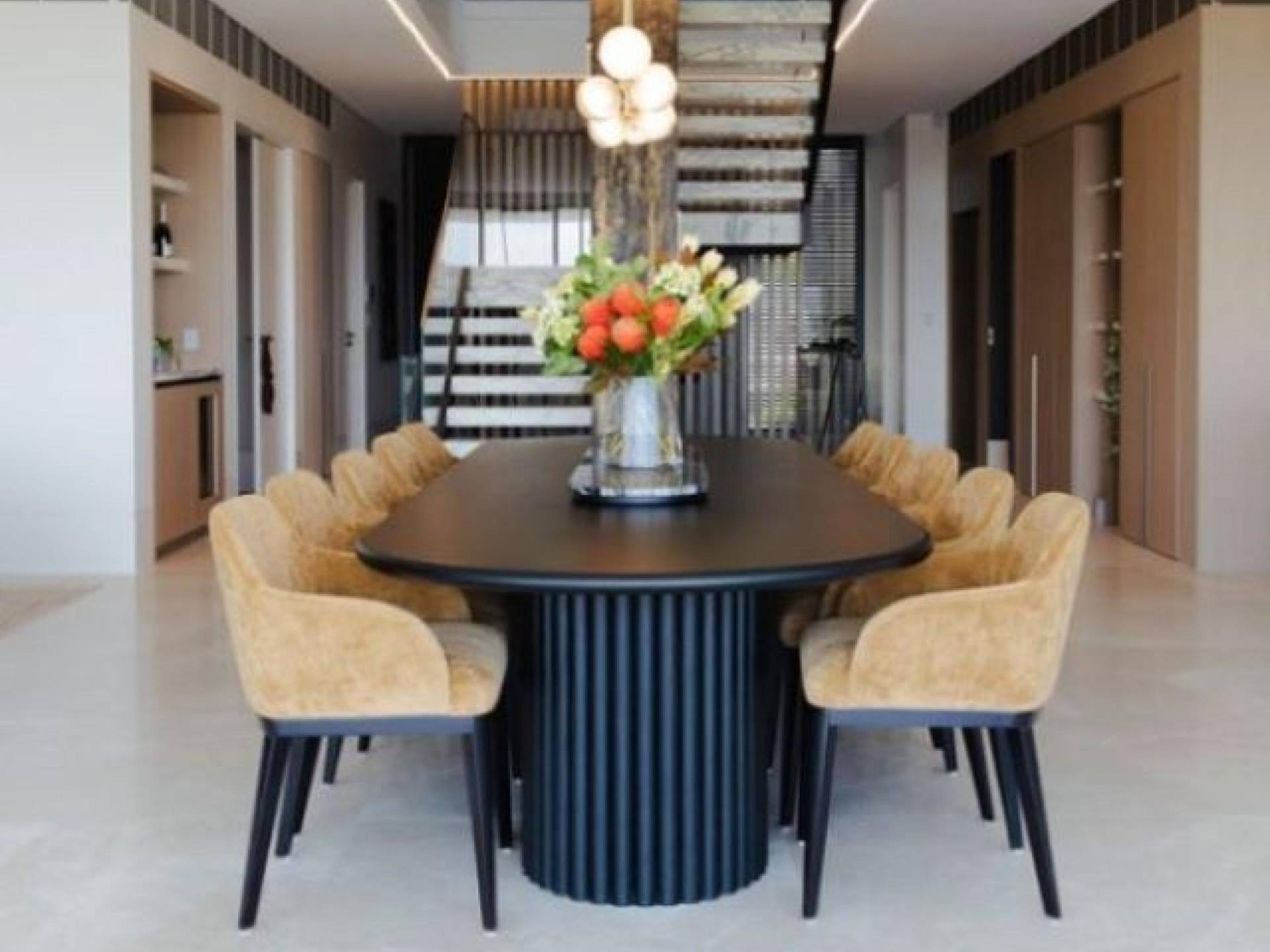 $2 000 000 Established 668909 1