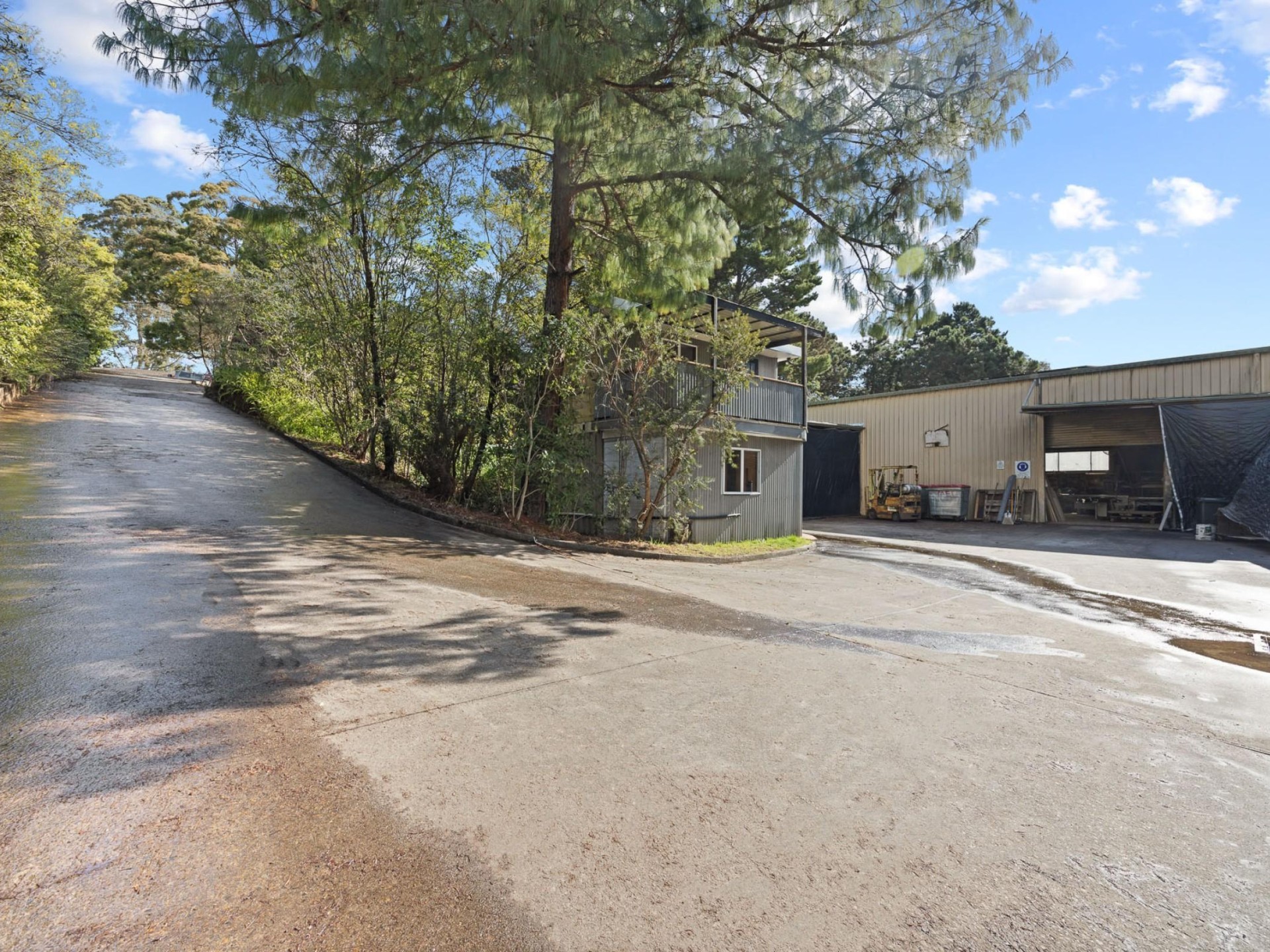Business Warehouse & Residence 668994 1